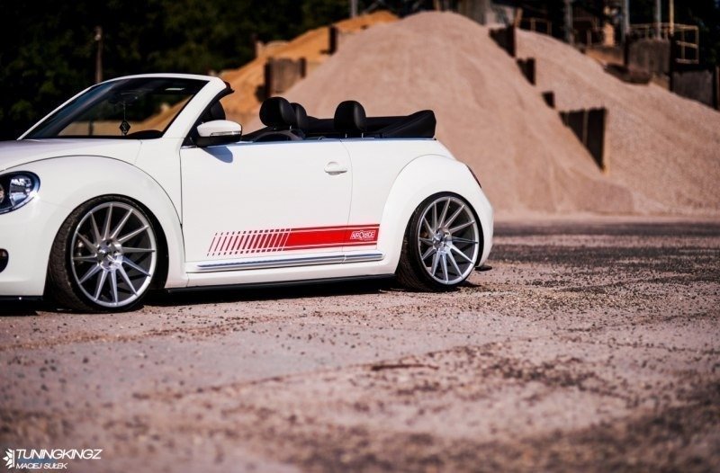 Side-Skirts-Diffusers-VW-Beetle---Gloss-Black