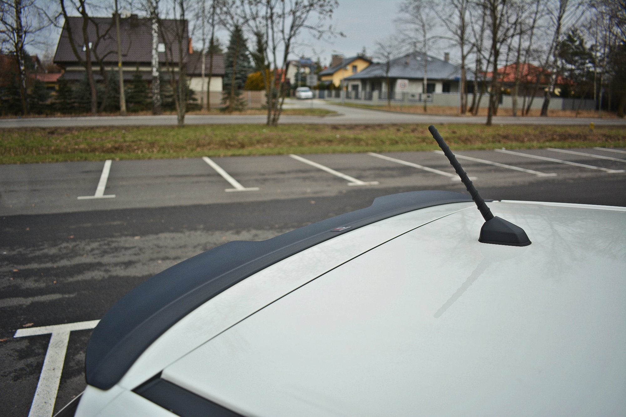 Spoiler-Cap-Ssangyong-Tivoli---Gloss-Black