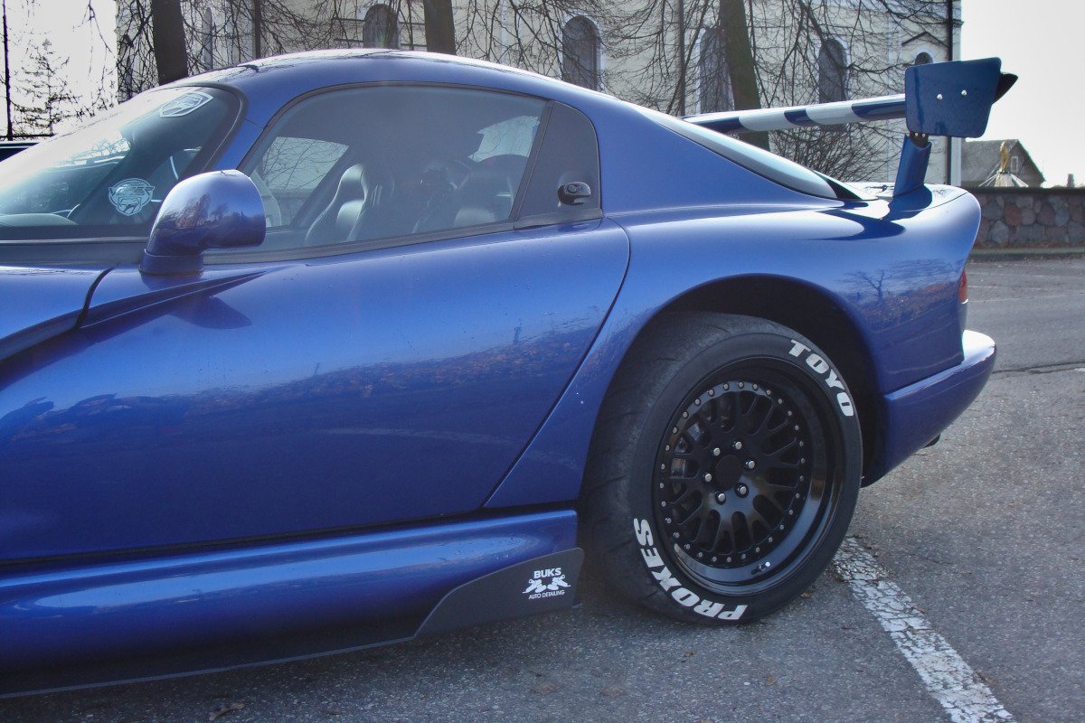 Racing-Side-Skirts-Diffusers-Dodge-Viper-GTs