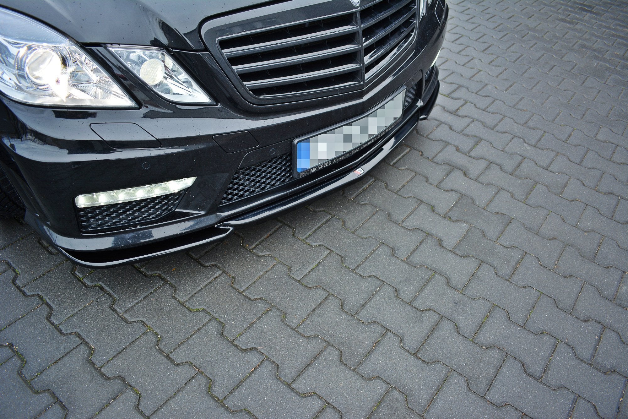Front-Splitter-V.1-Mercedes-Benz-E63-AMG-W212---Gloss-Black