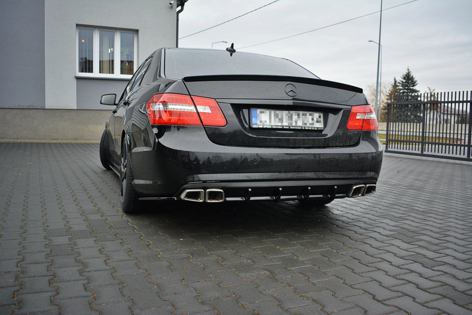 Rear-Valance-Mercedes-Benz-E63-AMG-W212---Gloss-Black