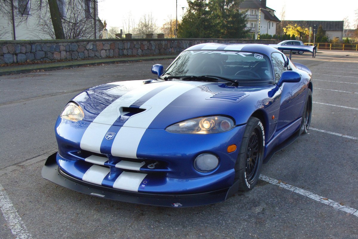 Front-Racing-Splitter-Dodge-Viper-GTs