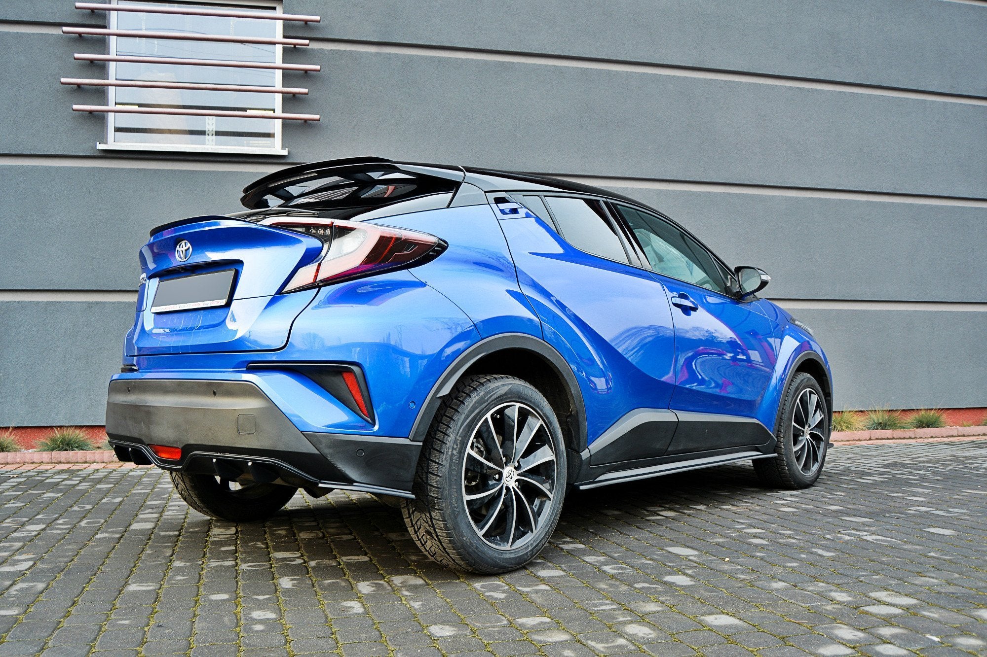 Side-Skirts-Diffusers-Toyota-C-Hr---Gloss-Black