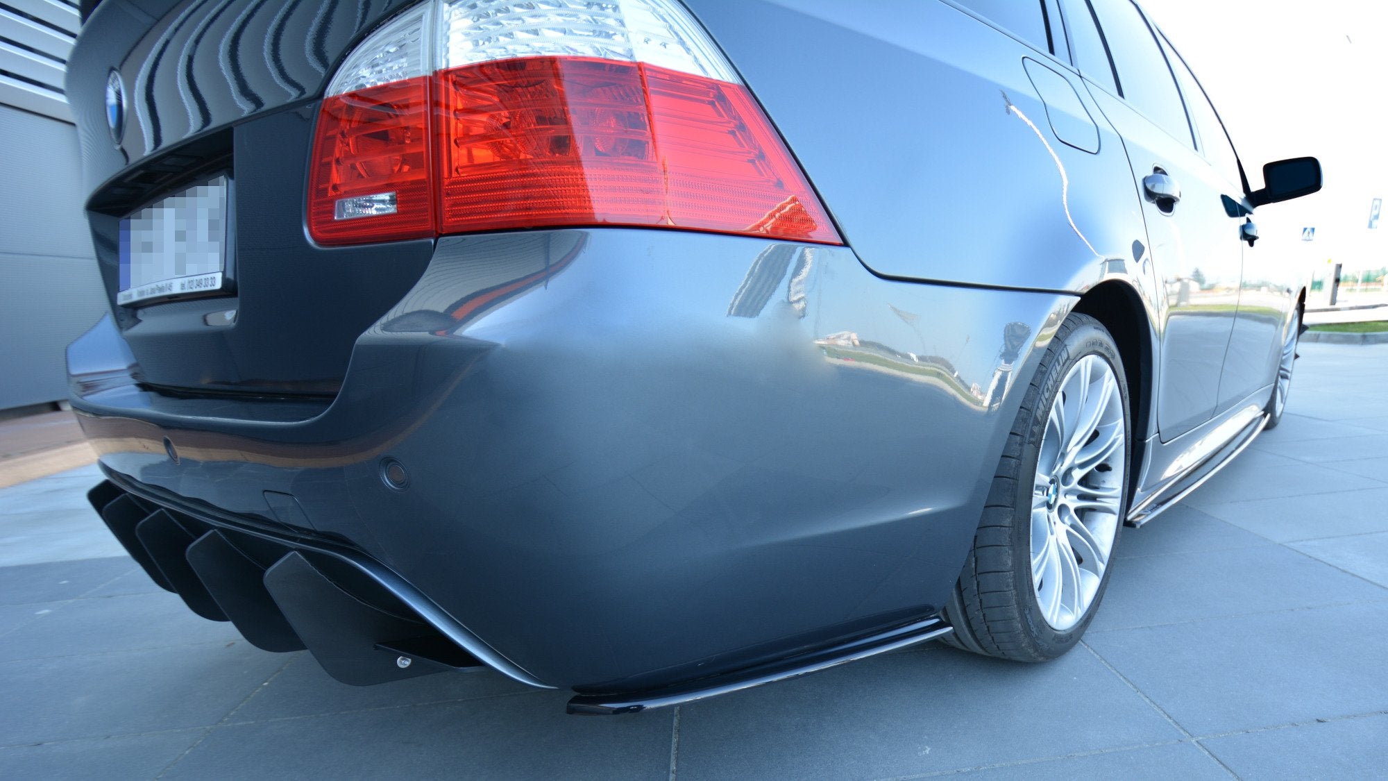 Rear-Side-Splitters-For-BMW-5-E60/E61-M-Pack---Gloss-Black