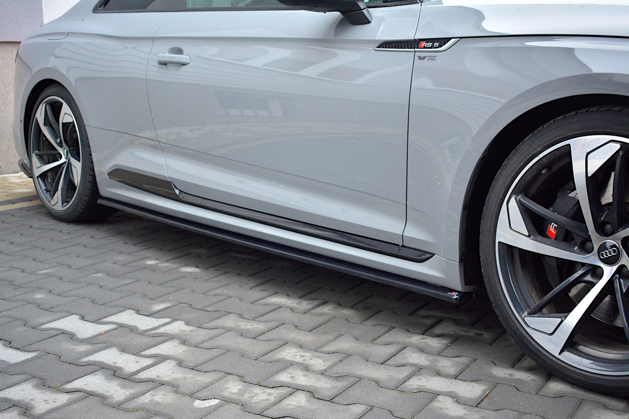 Side-Skirts-Diffusers-Audi-RS5-F5-Coupe---Gloss-Black