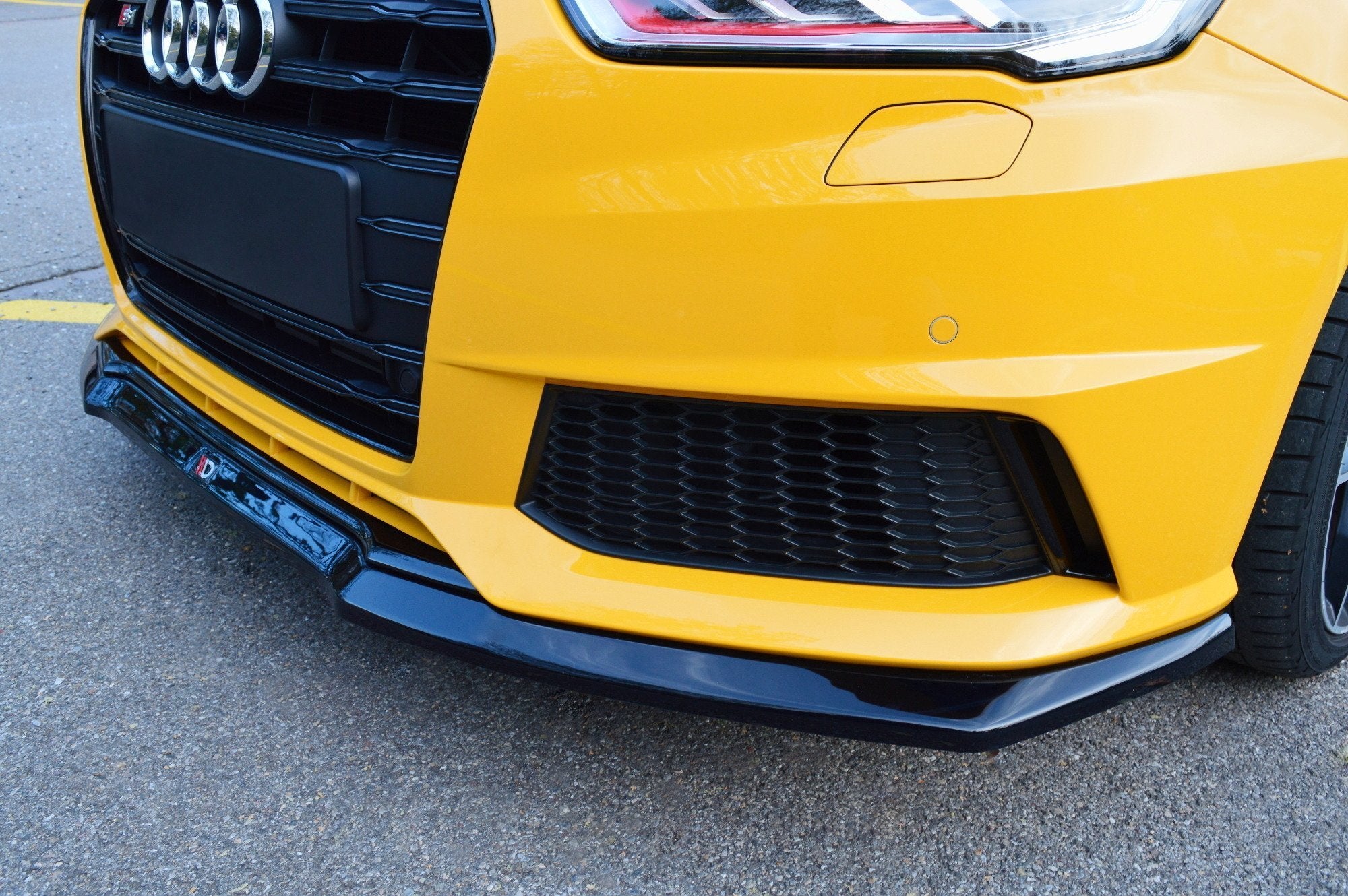 Front-Splitter-Audi-S1-8X---Gloss-Black