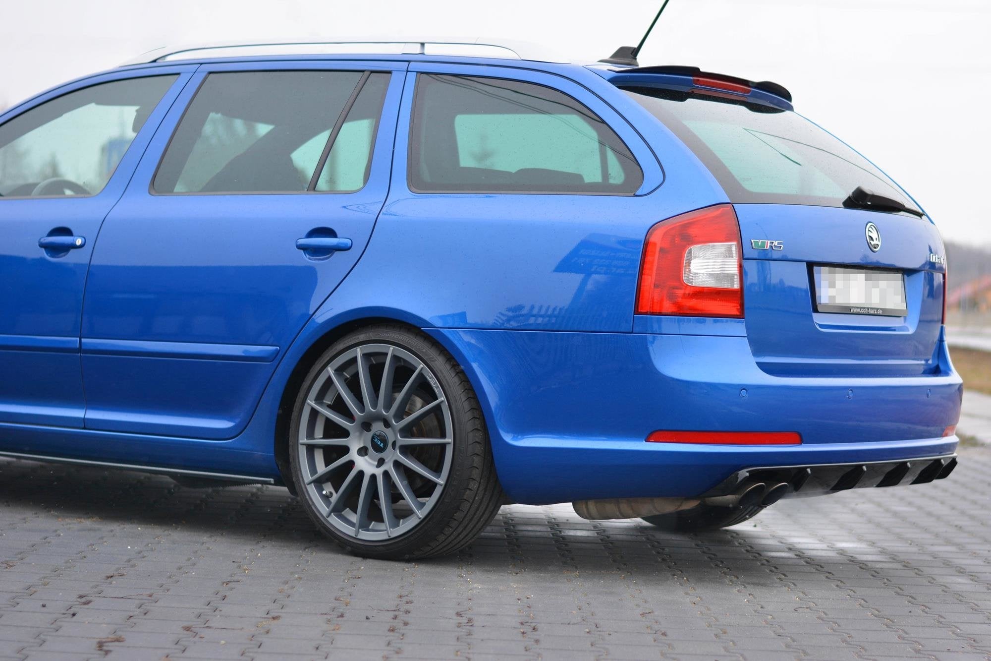 Spoiler-Cap-Skoda-Octavia-RS-MK2-/-MK2-FL-Combi---Textured
