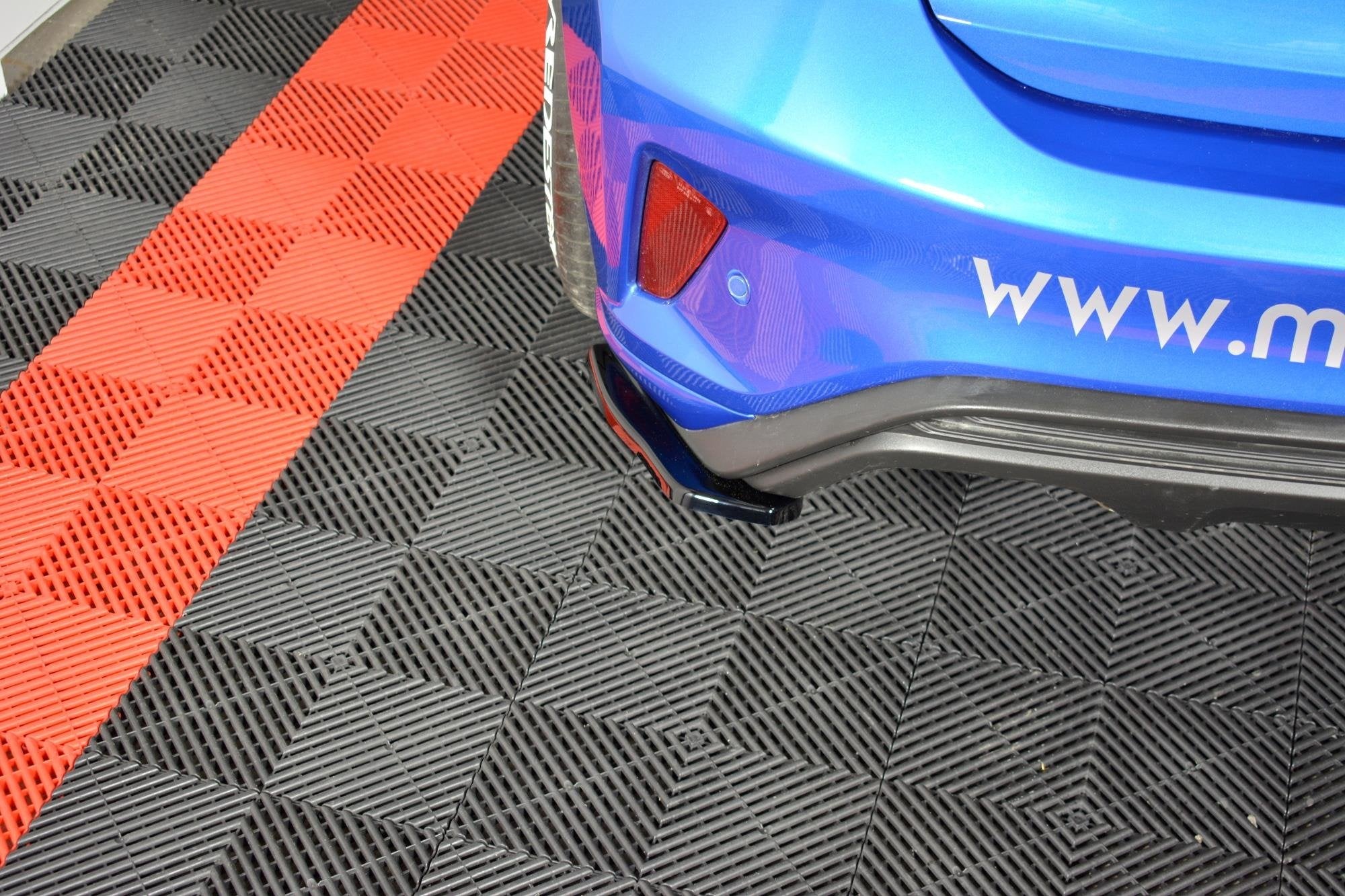 Rear-Side-Splitters-V.1-Ford-Focus-ST-Line---Gloss-Black