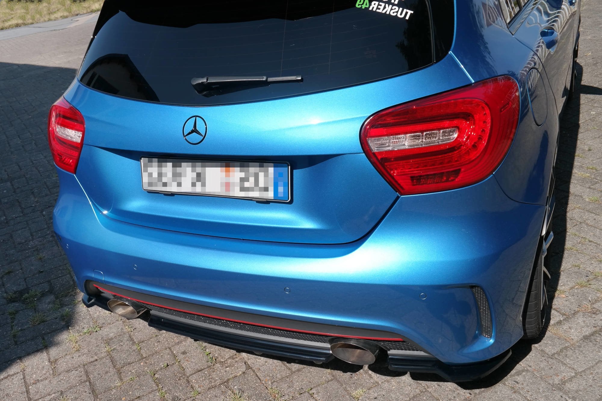 Central-Rear-Splitter-Mercedes-Benz-W176-AMG-Line-Preface-GB