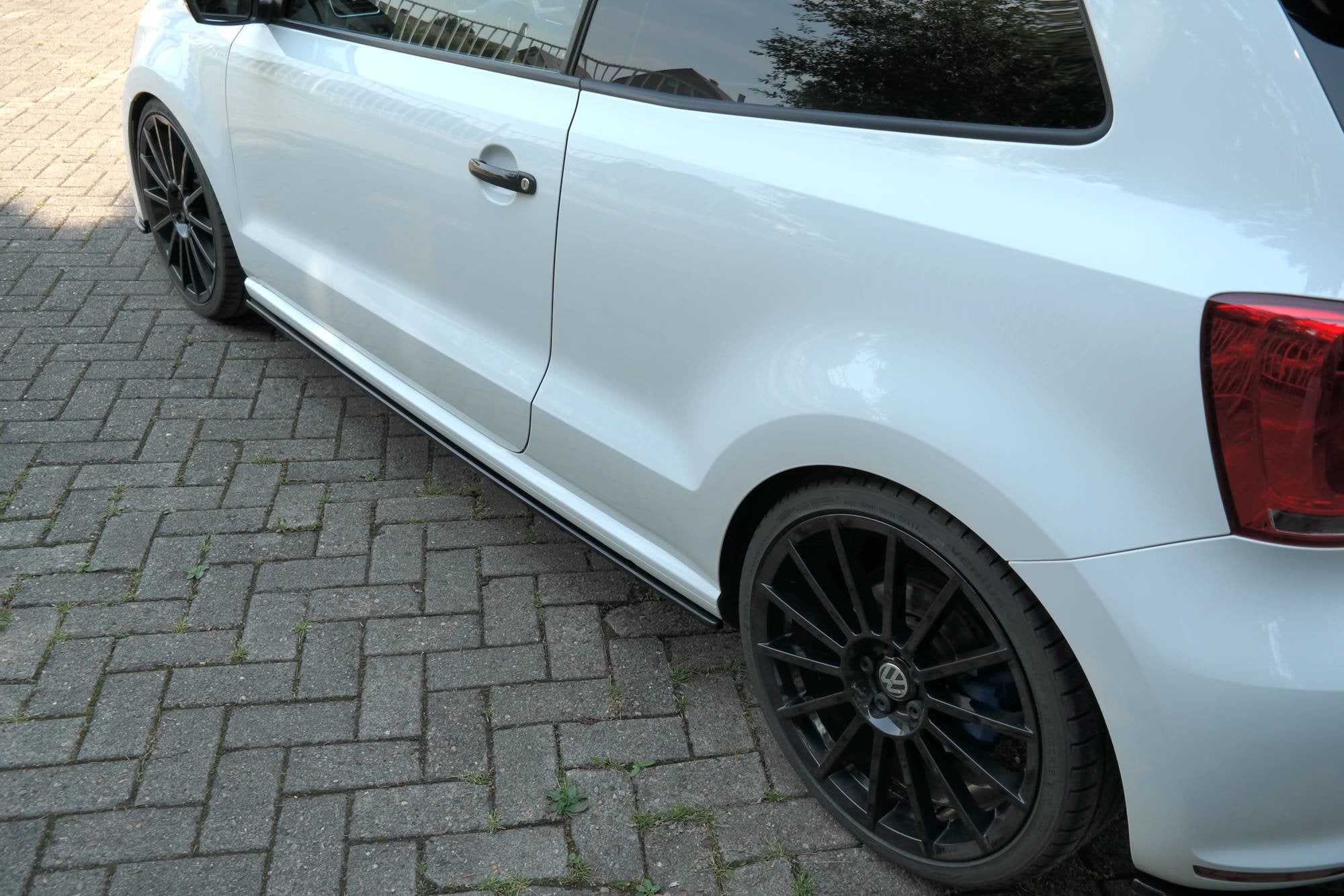 Side-Skirts-Diffusers-Volkswagen-Polo-MK5-R-WRC-GB