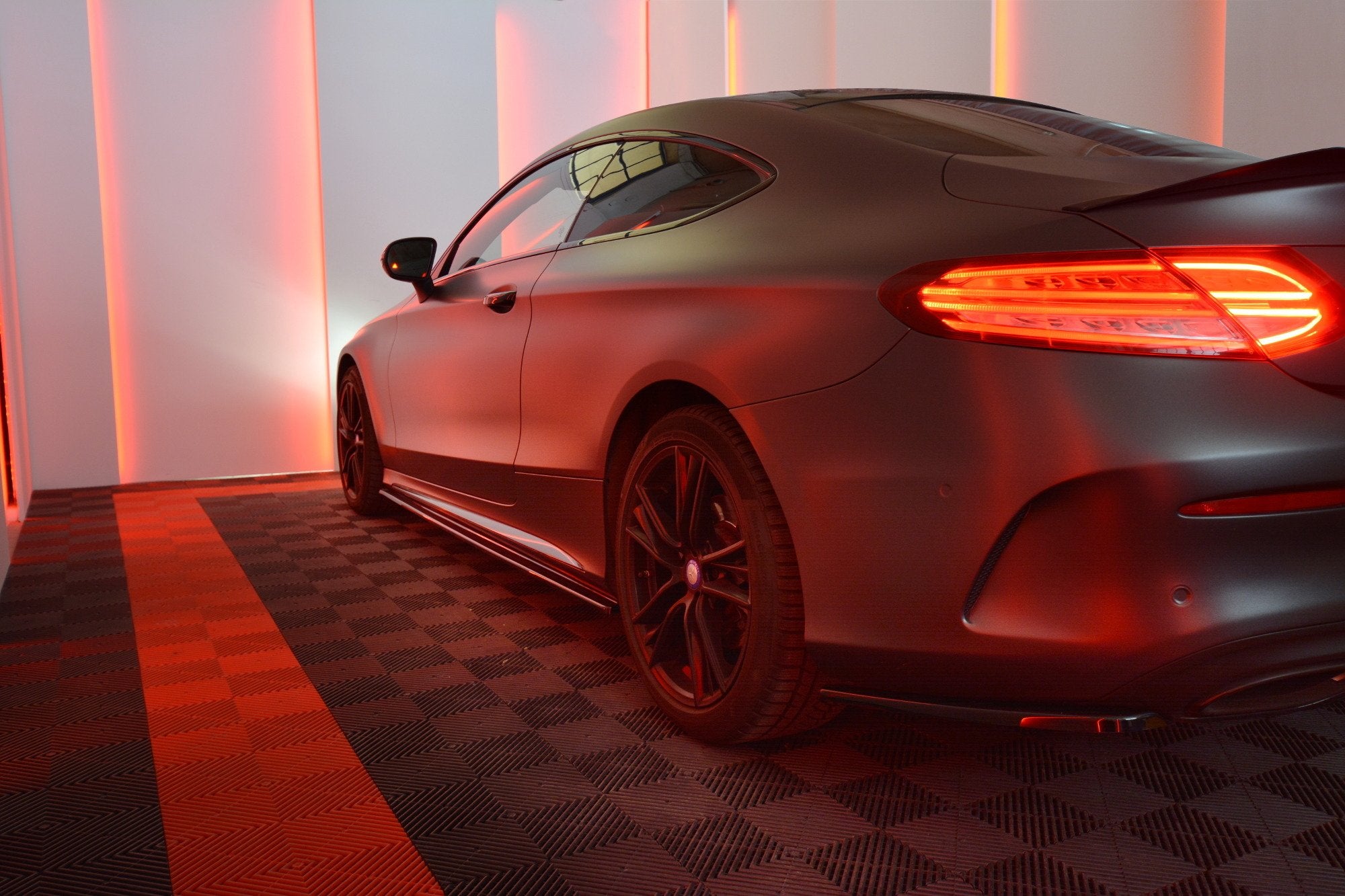 Side-Skirts-Diffusers-Merc--Benz-C-CLass-W205-Coupe-AMG-Line