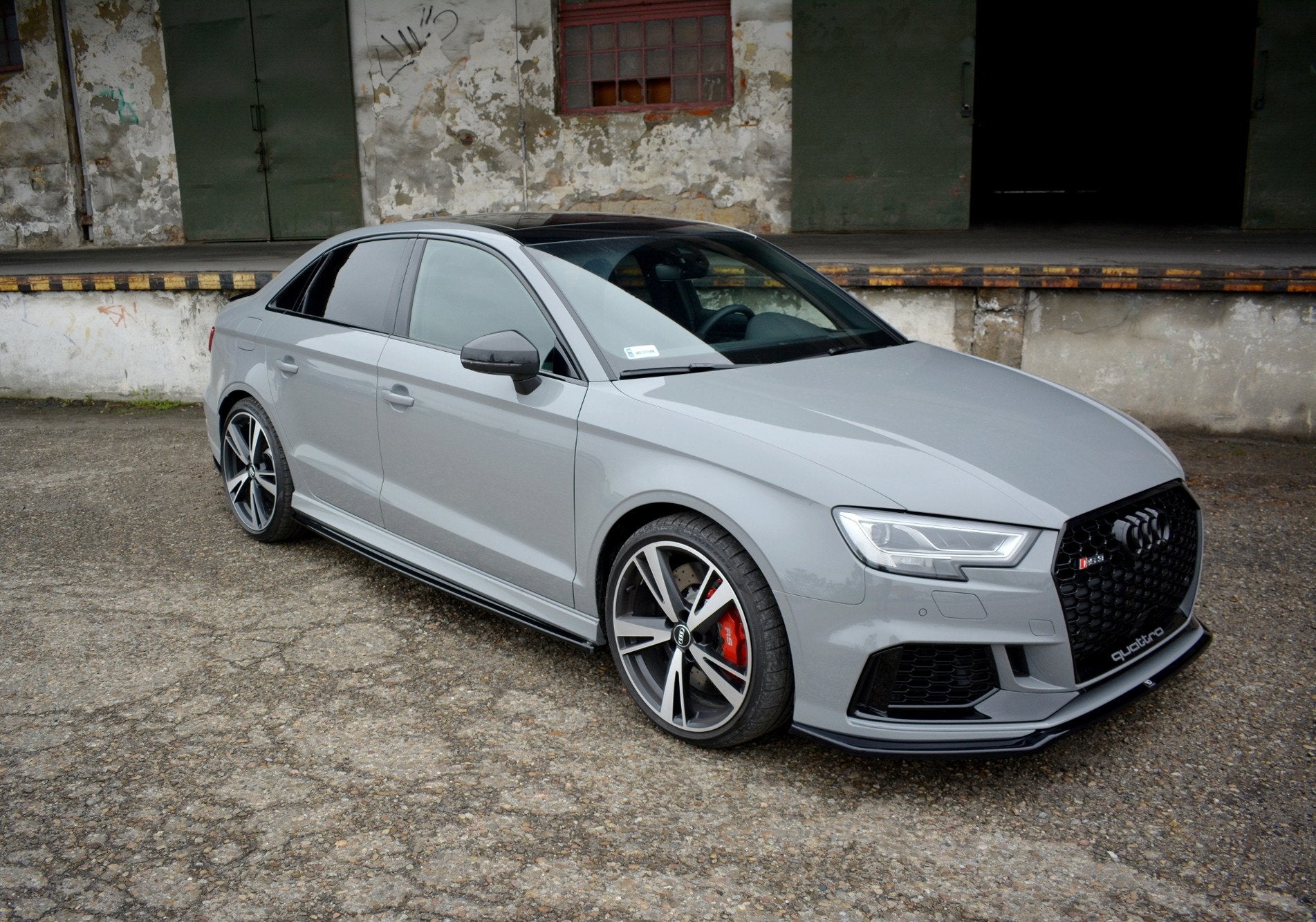 Side-Skirts-Diffusers-Audi-RS3-8V-FL-Sedan---Gloss-Black