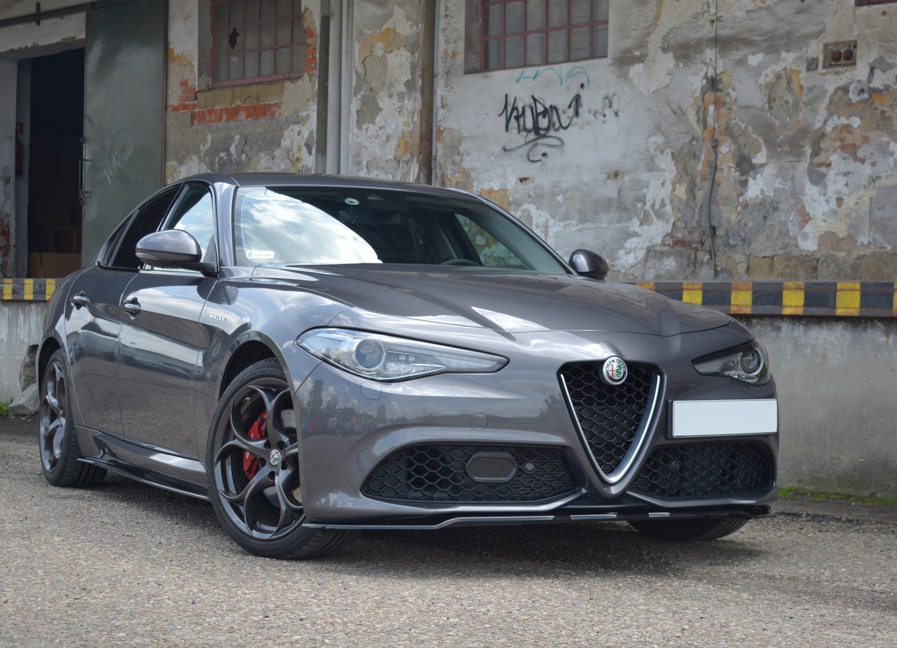 Front-Splitter-V.1-Alfa-Romeo-Giulia-Veloce---Gloss-Black