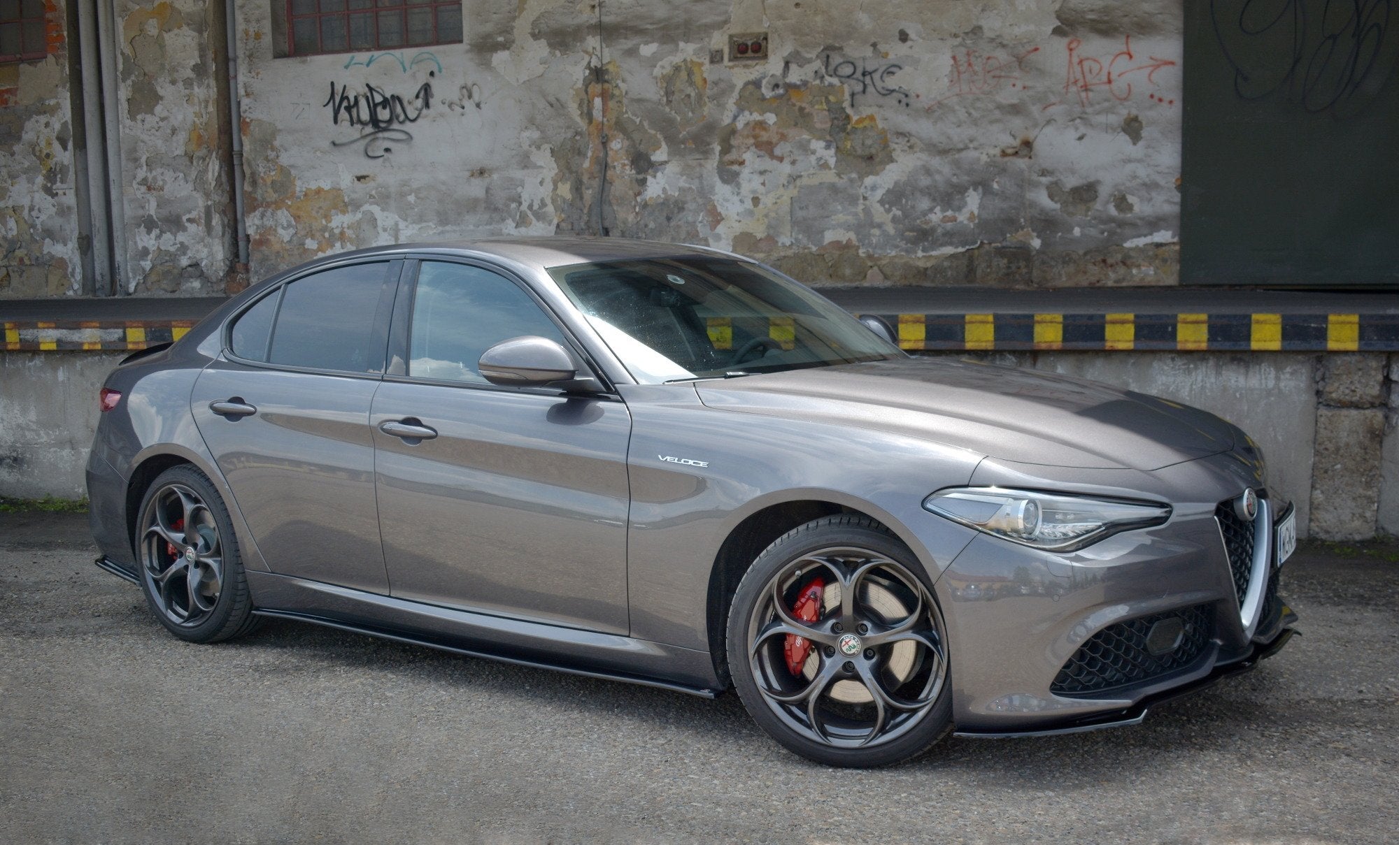Side-Skirts-Diffusers-Alfa-Romeo-Giulia-Veloce---Textured