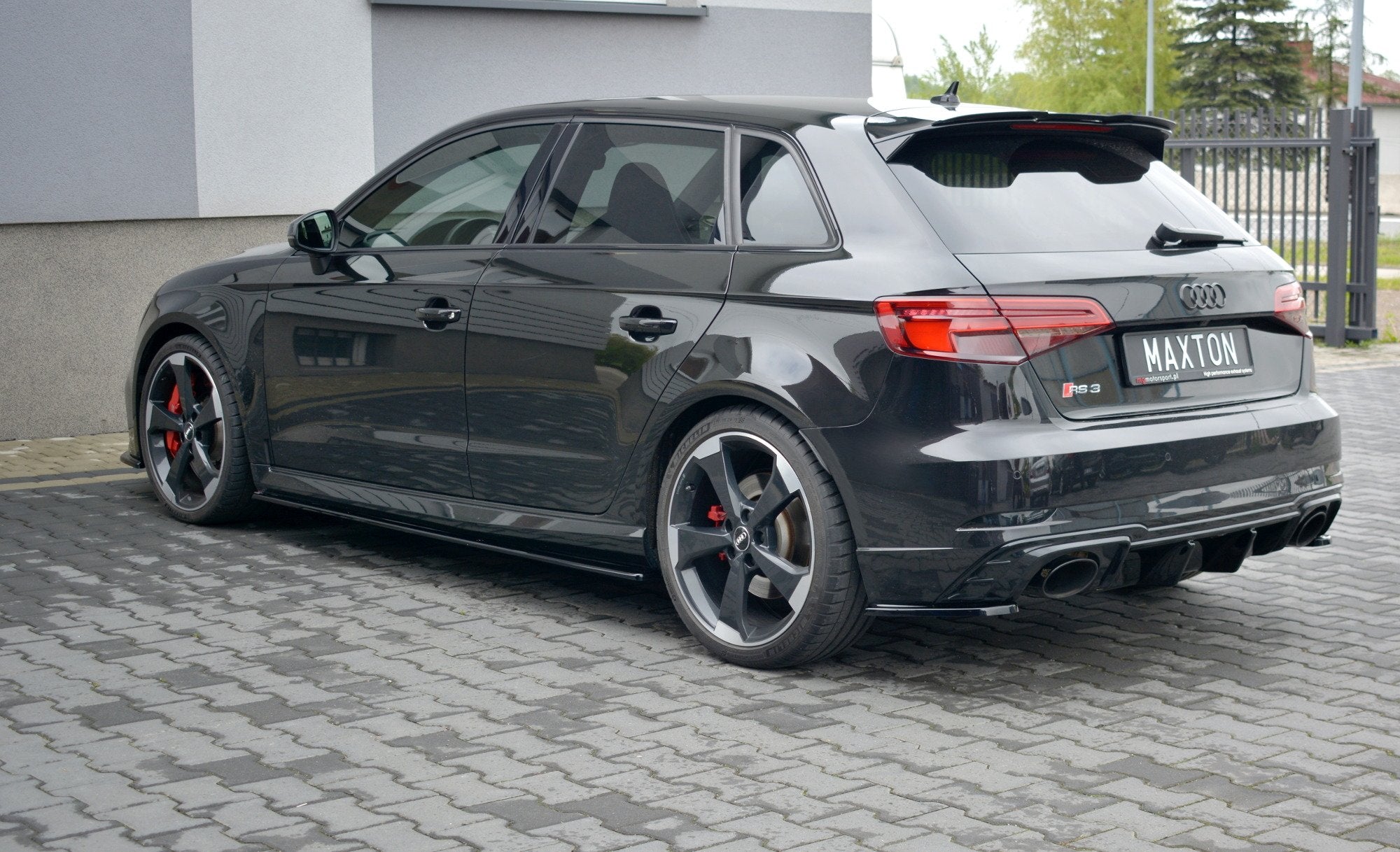 Side-Skirts-Diffusers-Audi-RS3-8V-FL-Sportback---Textured