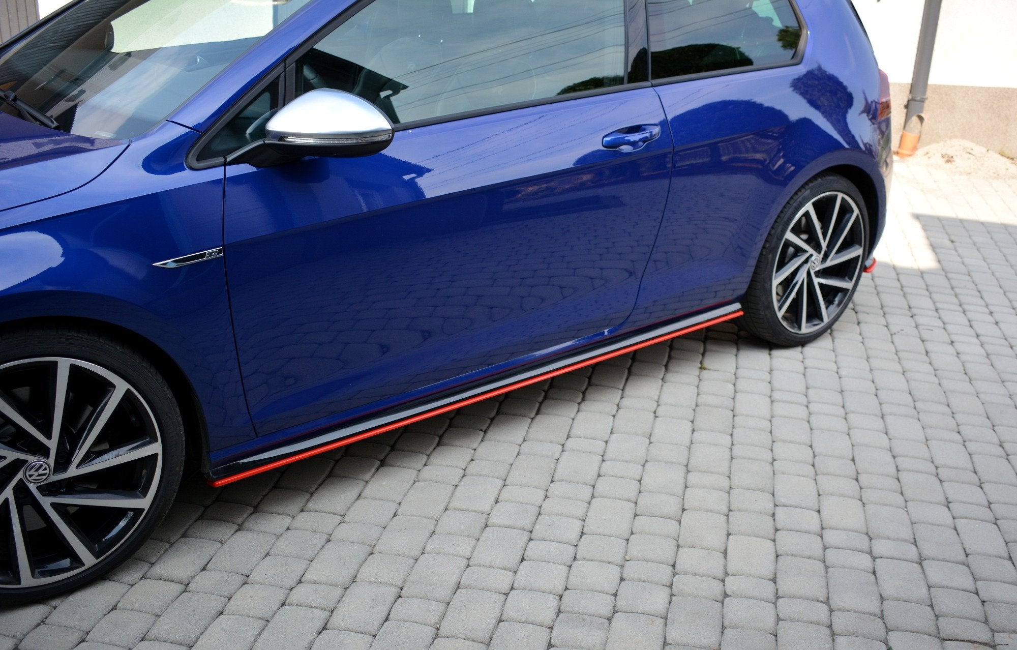 Side-Skirts-Diffusers-V.2-VW-Golf-7-R-/-R-Line-Facelift-GB