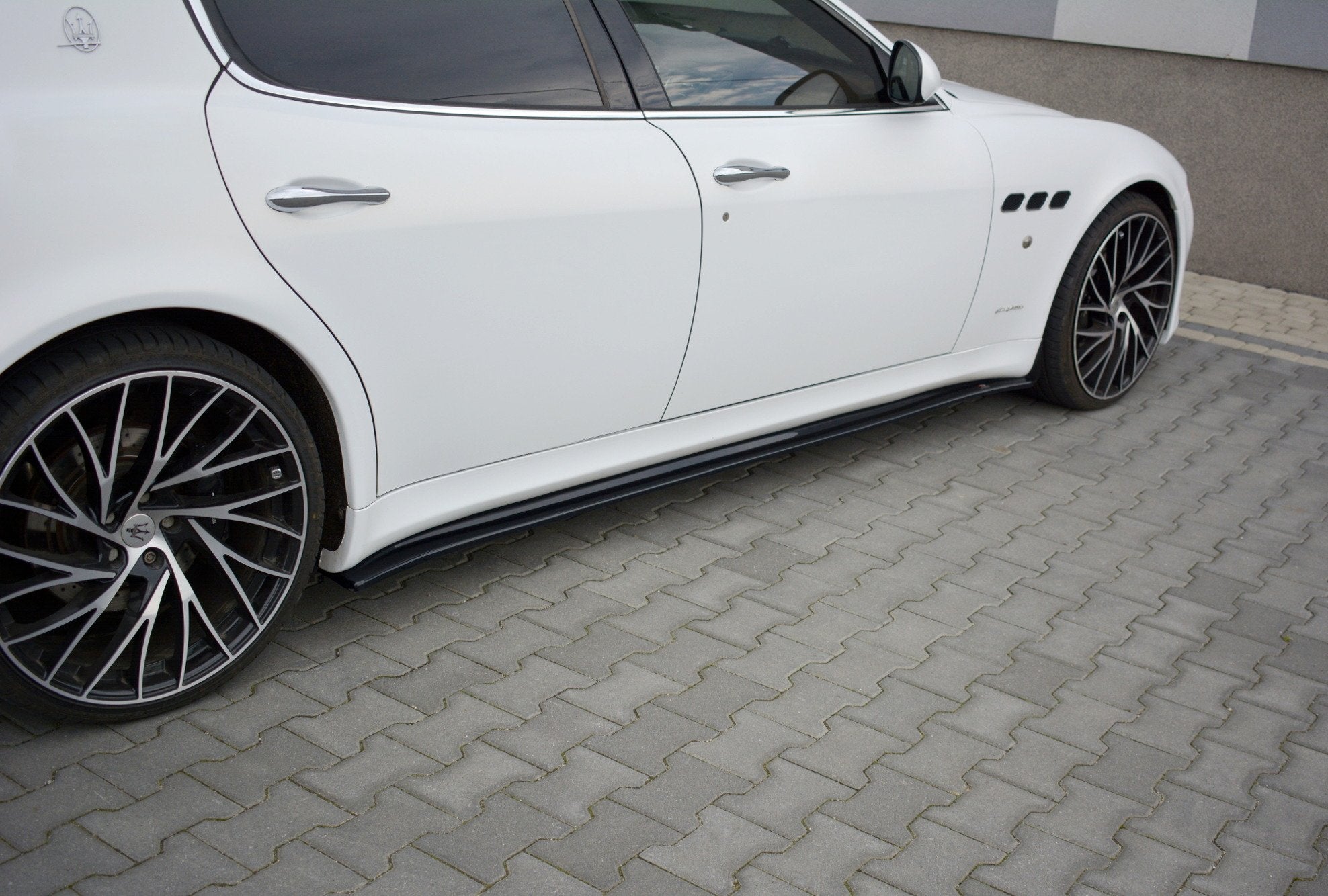 Side-Skirts-Diffusers-Maserati-Quattroporte-MK5-Facelift-GB
