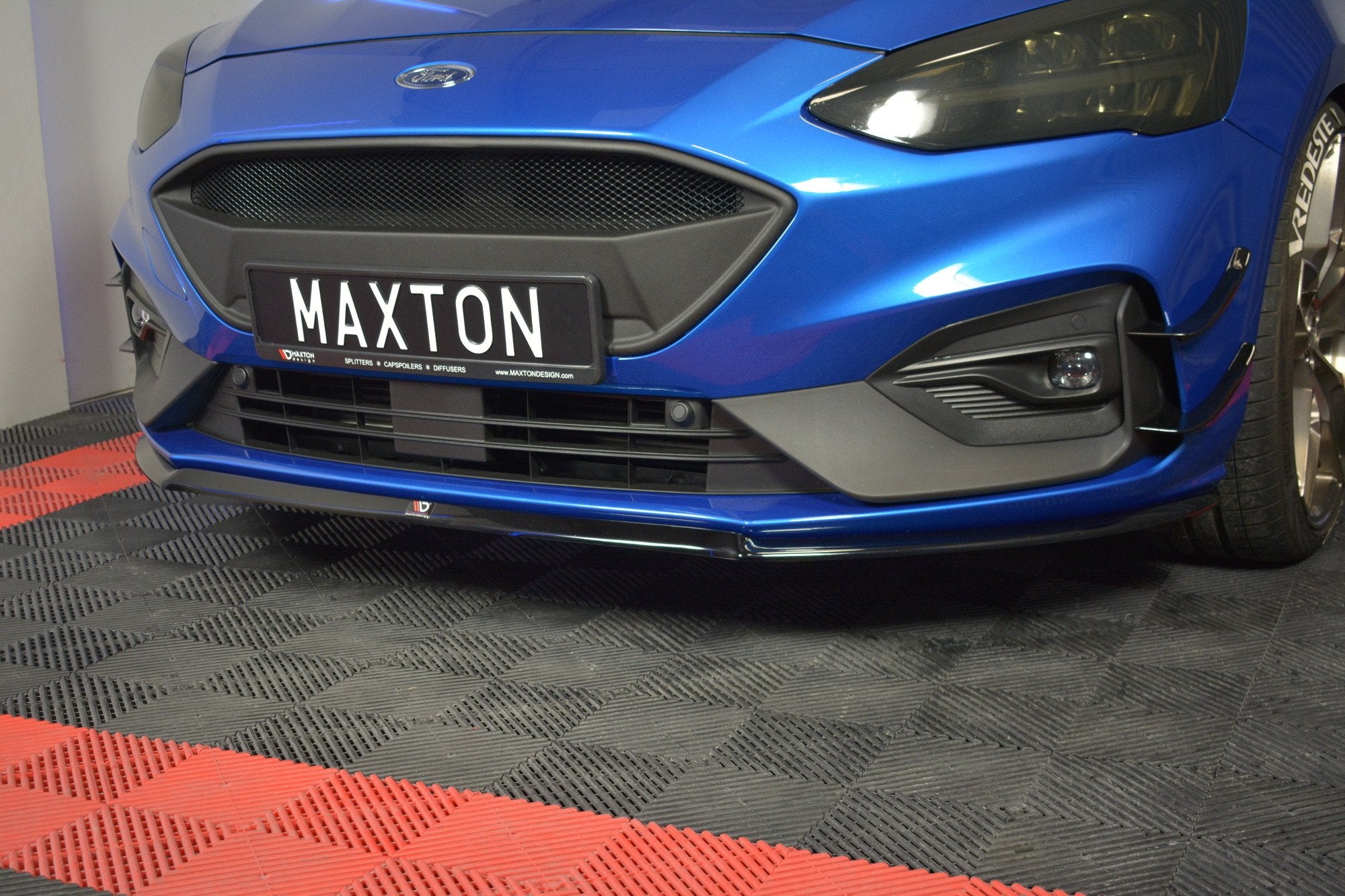 Front-Splitter-V.3-Ford-Focus-ST-/-ST-Line-MK4---Gloss-Black