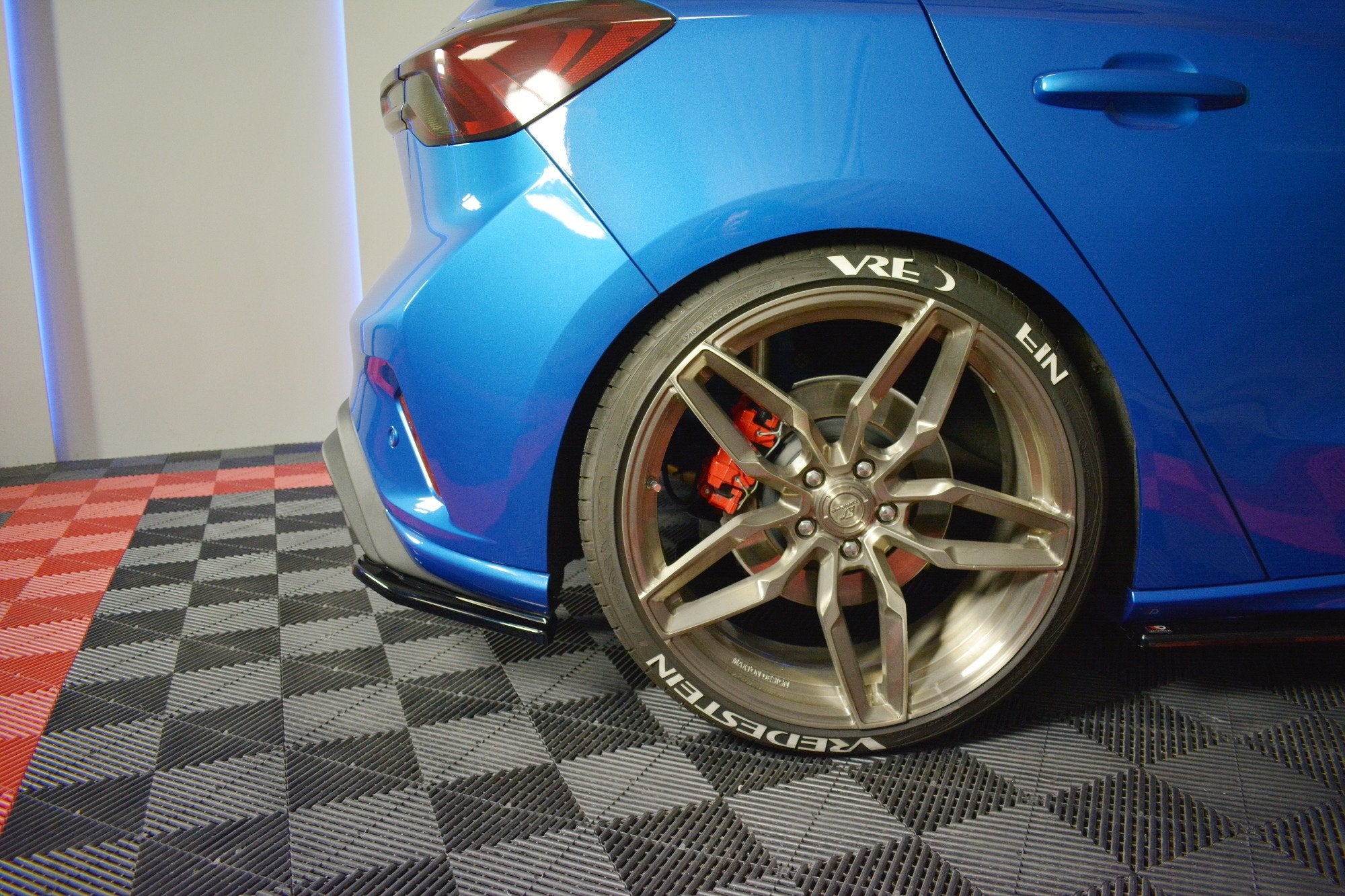 Rear-Side-Splitters-V.2-Ford-Focus-ST-Line-MK4---Gloss-Black