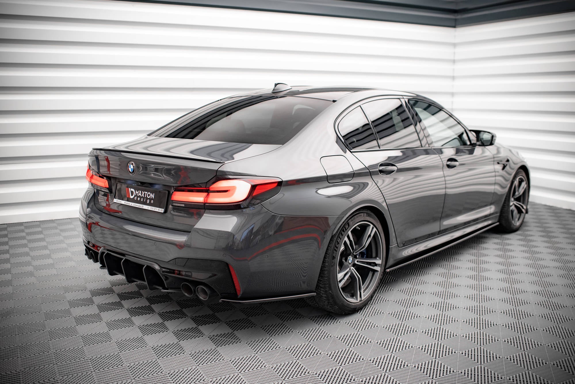 Side-Skirts-Diffusers-BMW-M5-F90---Gloss-Black