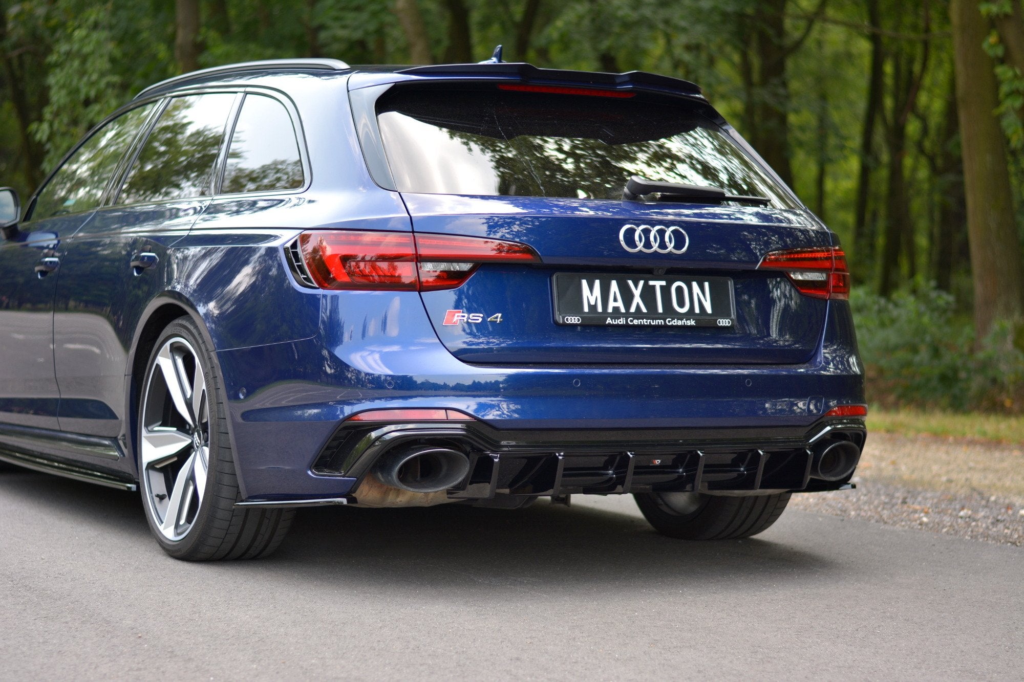 Rear-Valance-Audi-RS4-B9-Avant---Gloss-Black