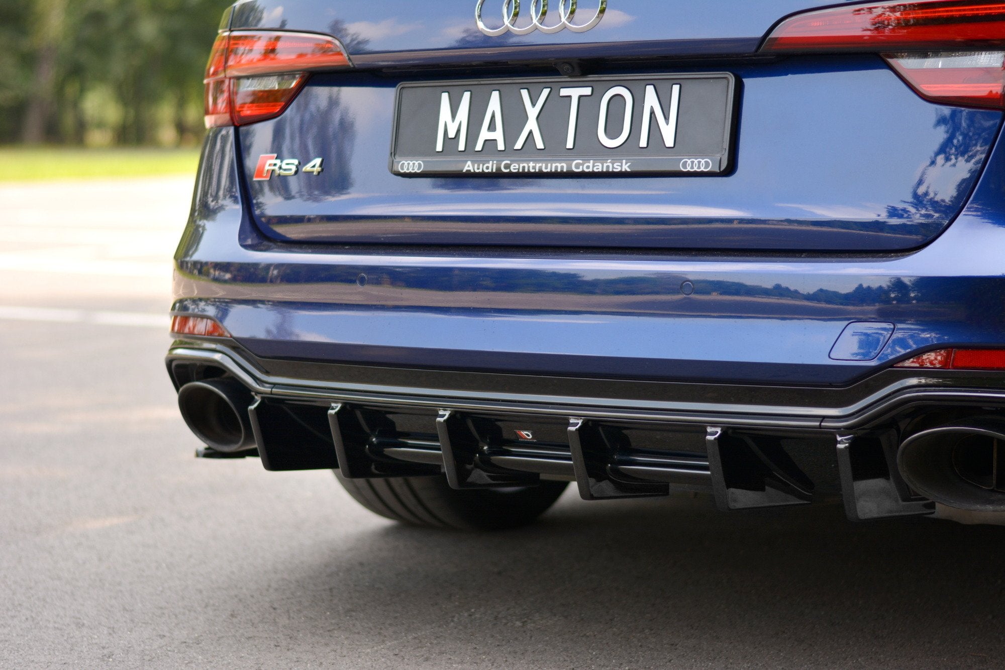 Rear-Valance-Audi-RS4-B9-Avant---Gloss-Black
