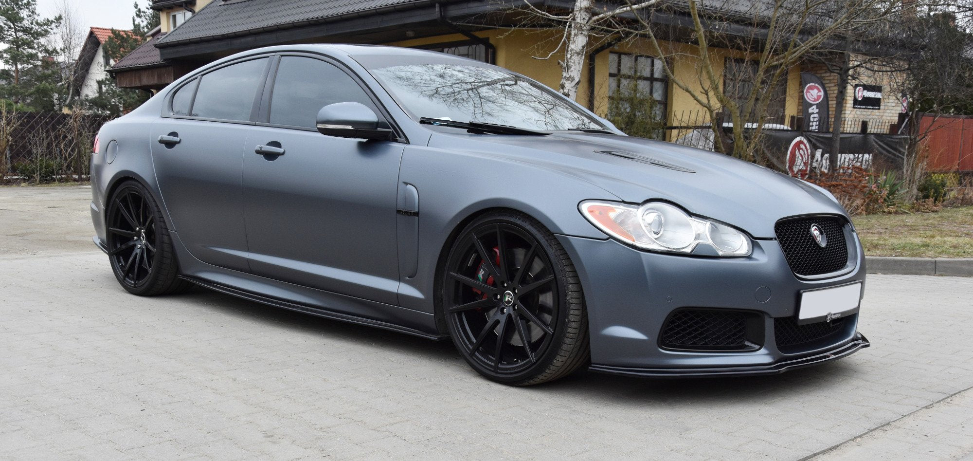 Side-Skirts-Diffusers-Jaguar-XF-R---Gloss-Black