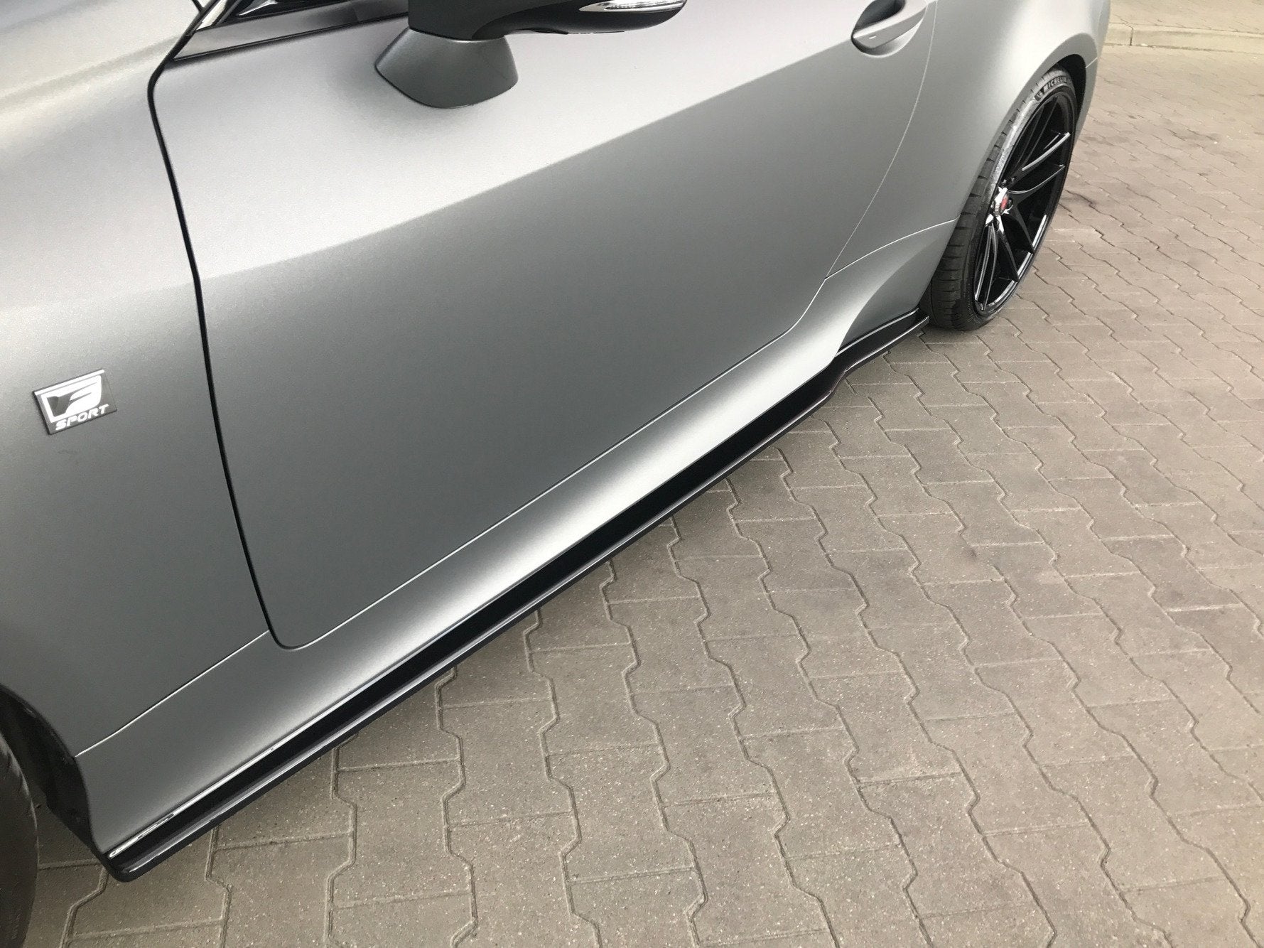 Side-Skirts-Diffusers-Lexus-RC---Gloss-Black