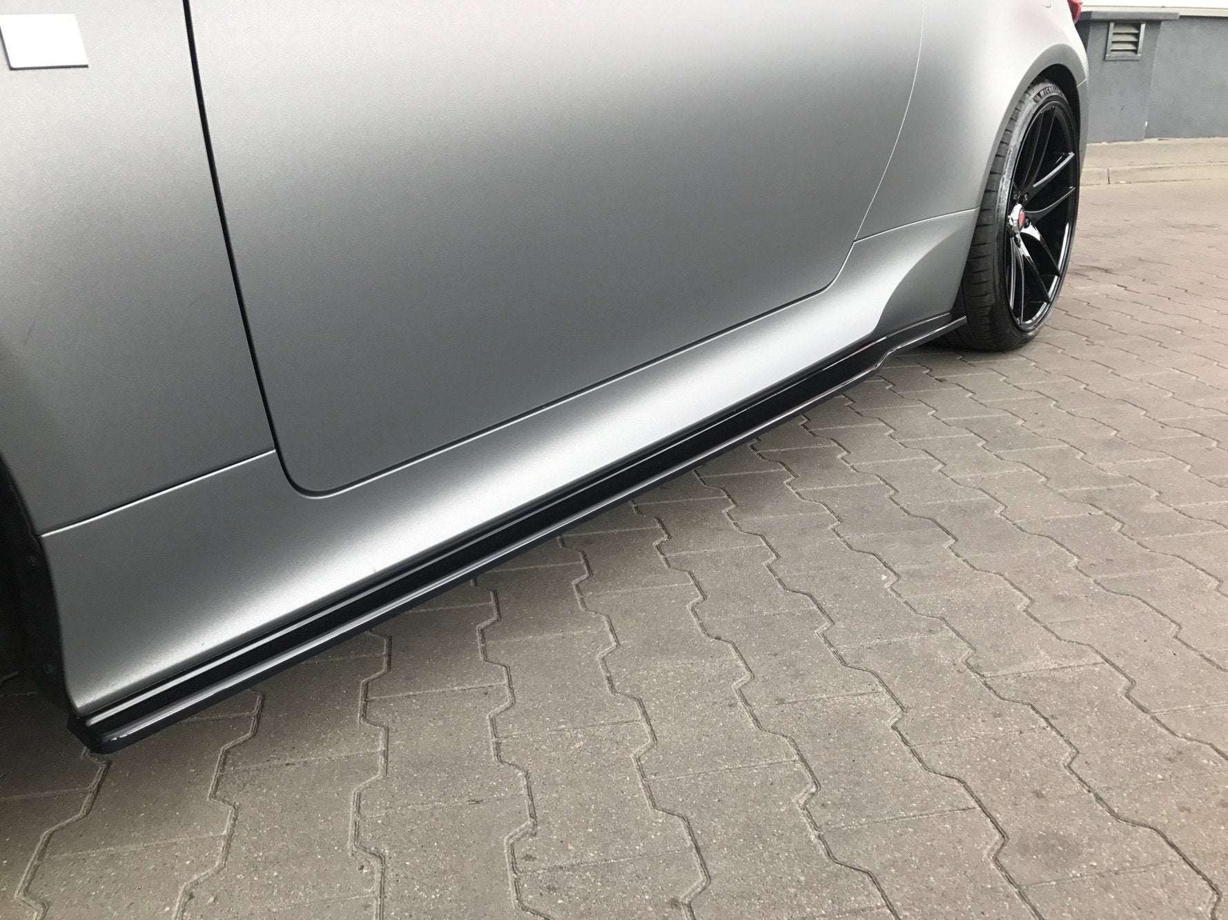 Side-Skirts-Diffusers-Lexus-RC---Gloss-Black