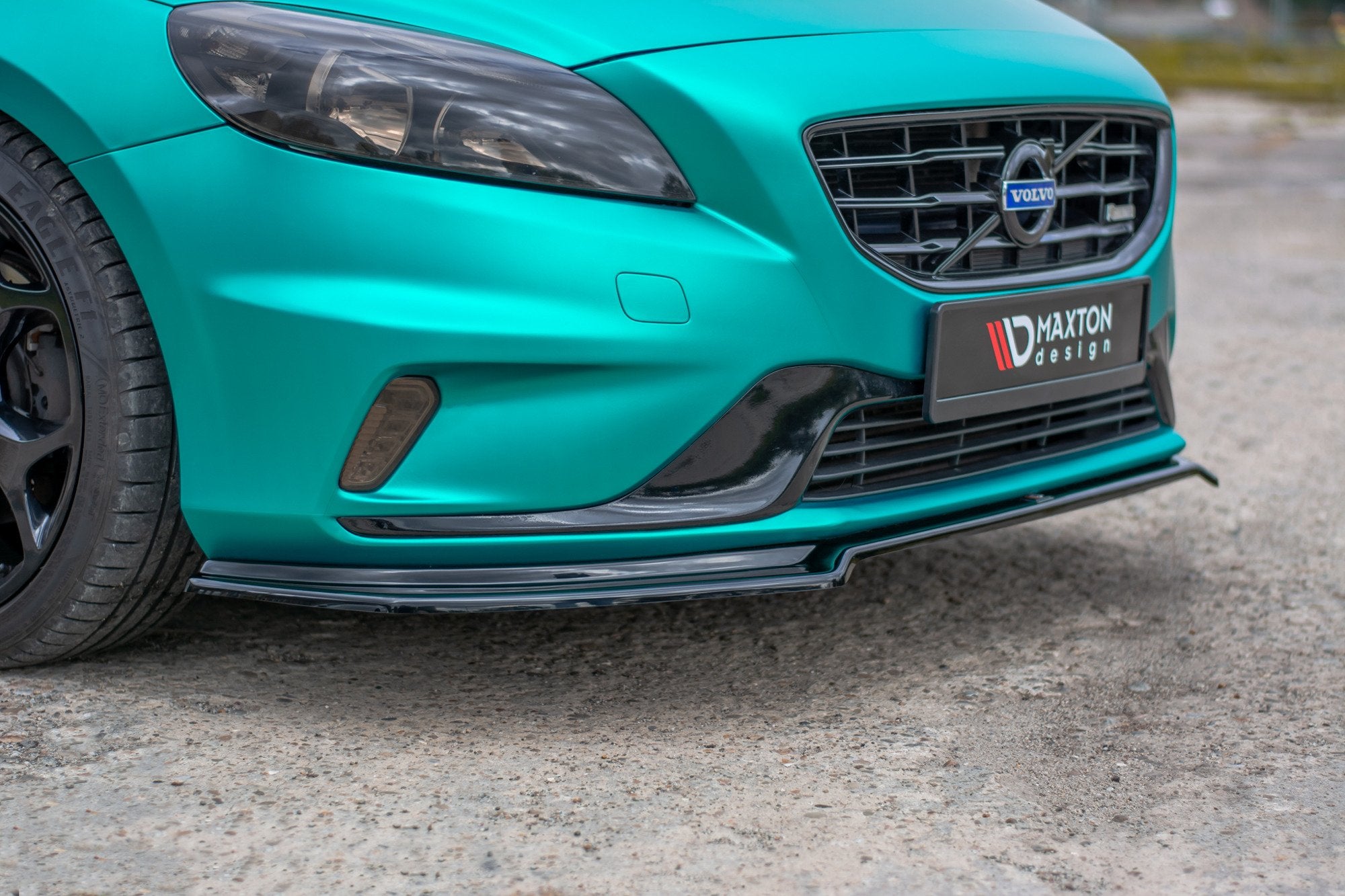 Front-Splitter-Volvo-V40-R-Design---Gloss-Black