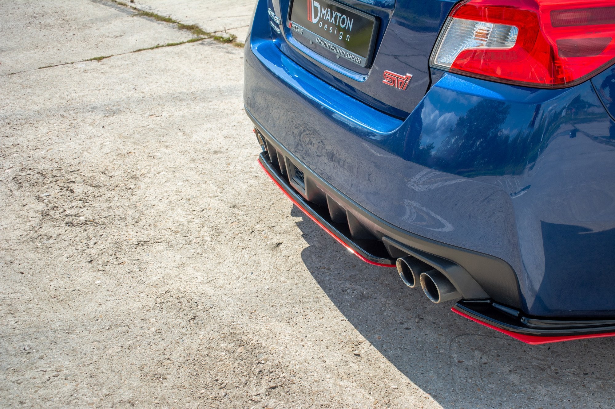 Central-Rear-Splitter-V.2-Subaru-WRX-STi---Gloss-Black