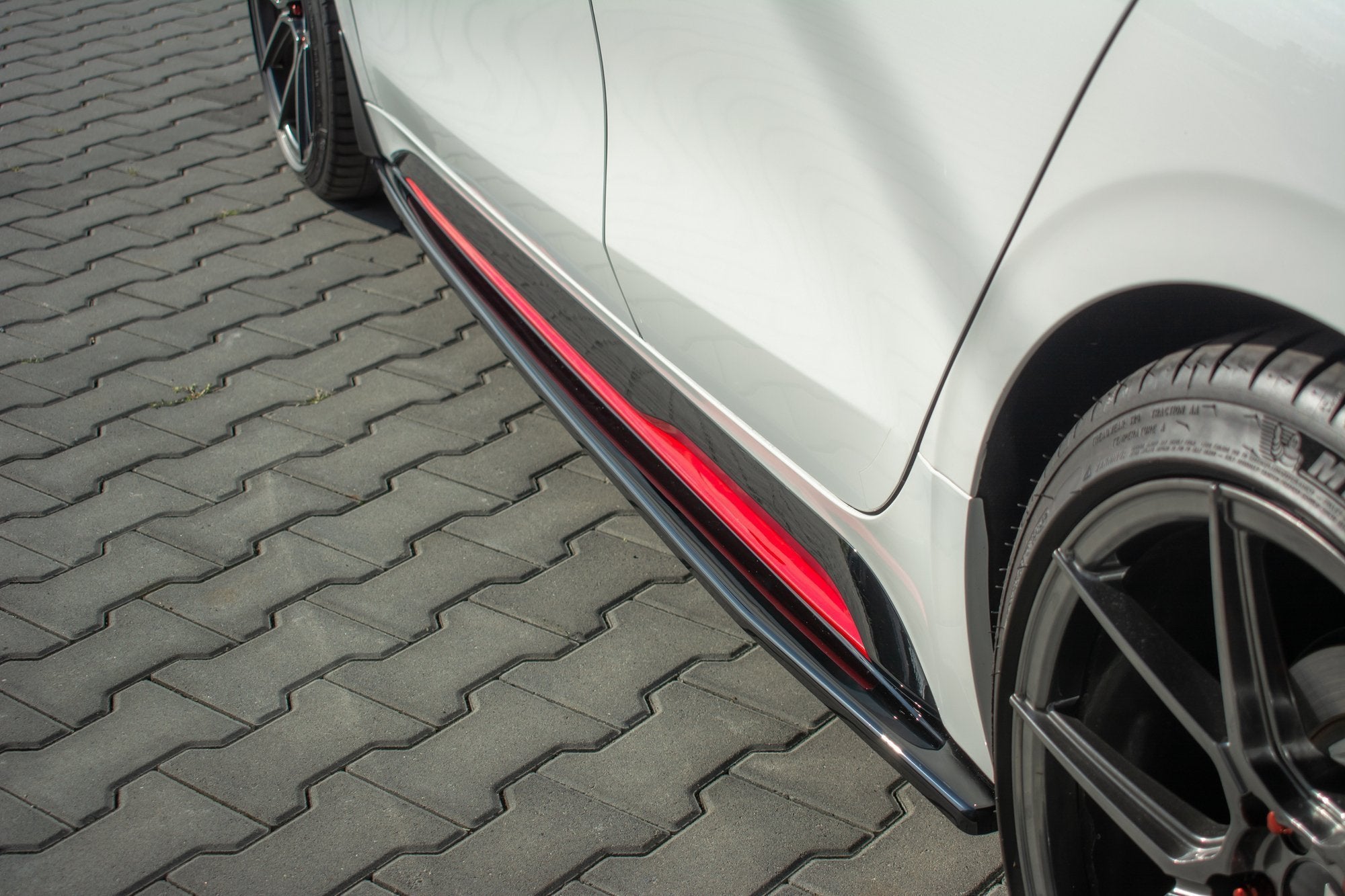 Side-Skirts-Diffusers-Kia-Proceed-GT-MK-3---Gloss-Black