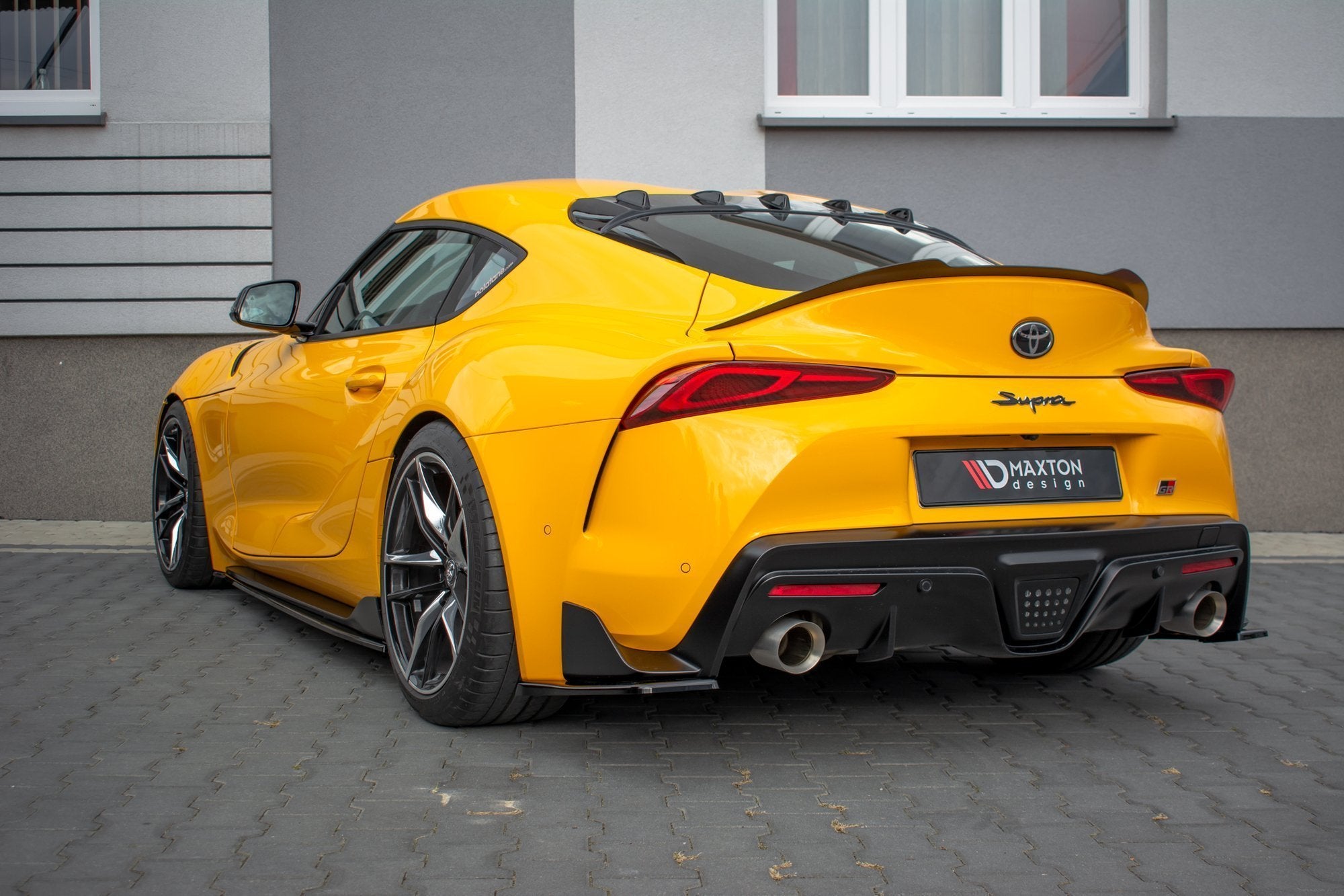 The-Extension-Of-The-Rear-Window-Toyota-Supra-MK5-GB