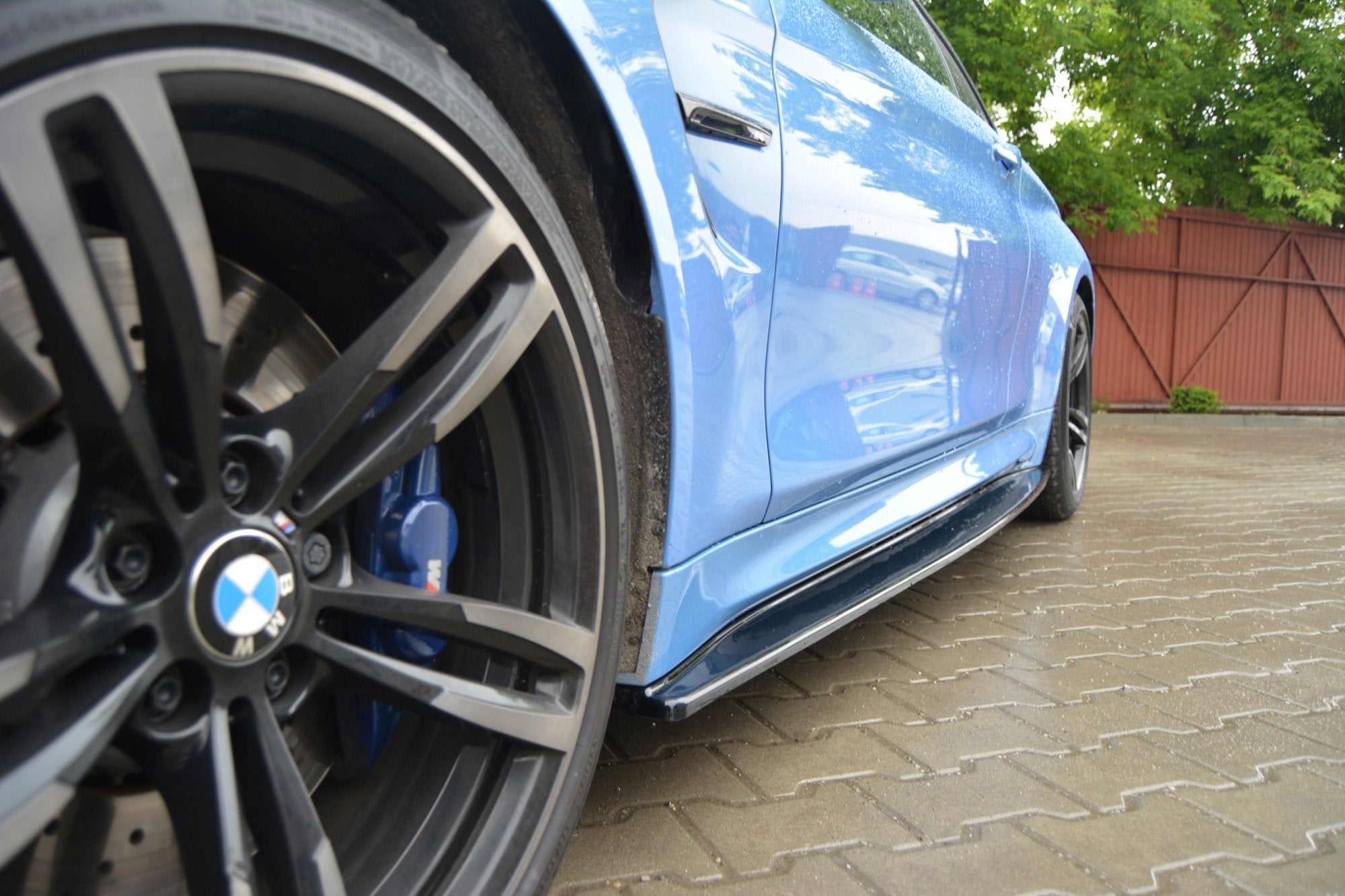 Side-Skirts-Diffusers-BMW-M4-F82---Gloss-Black