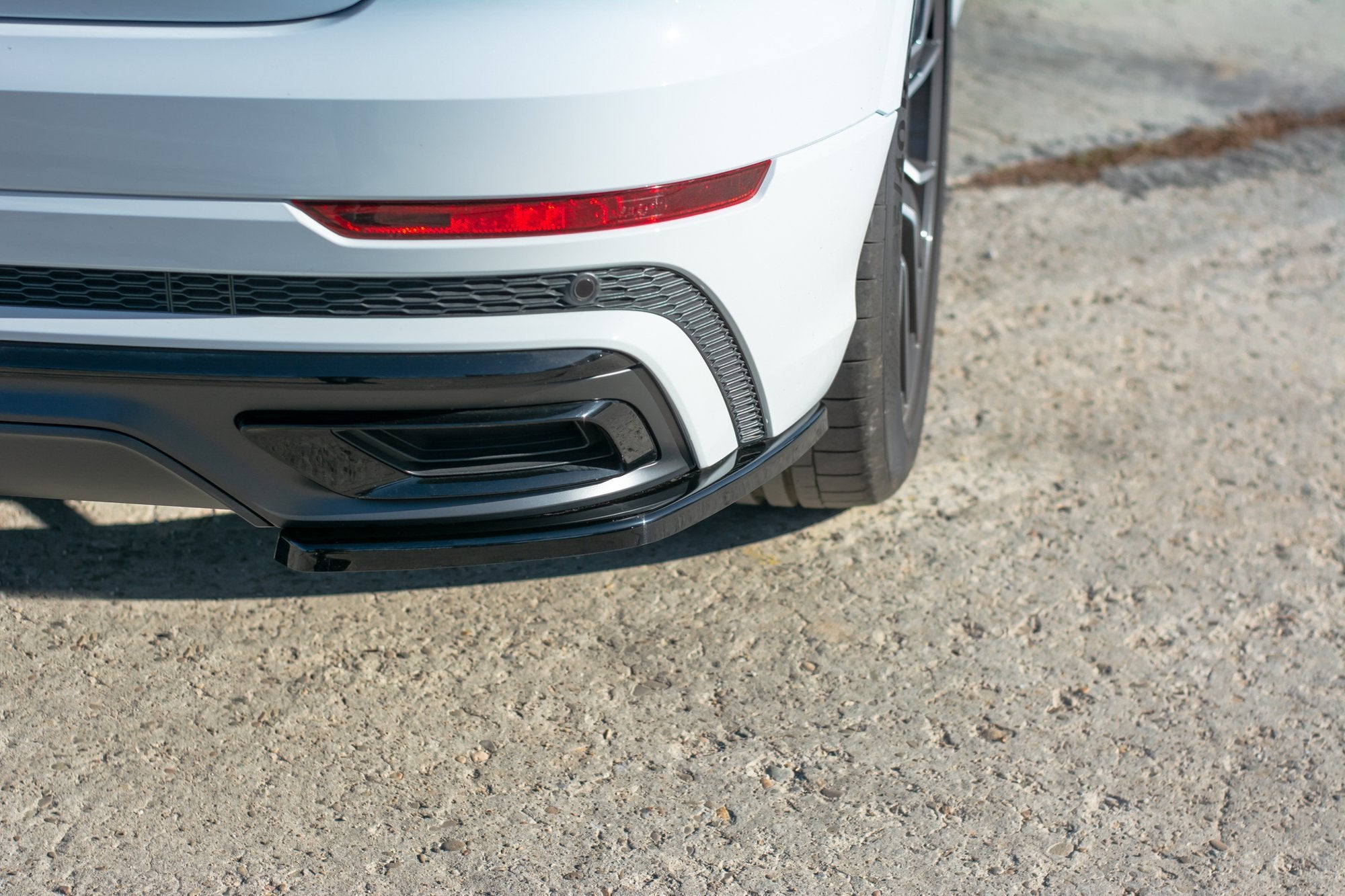 Rear-Side-Splitters-Audi-Q8-S-Line---Gloss-Black