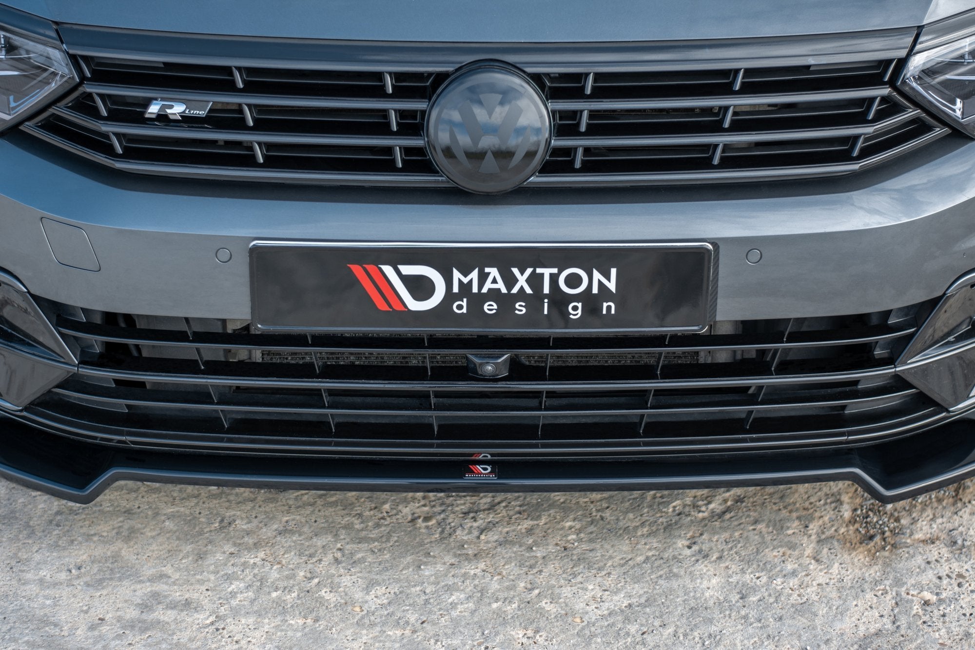 Front-Splitter-V.2-Volkswagen-Passat-R-Line-B8---Gloss-Black