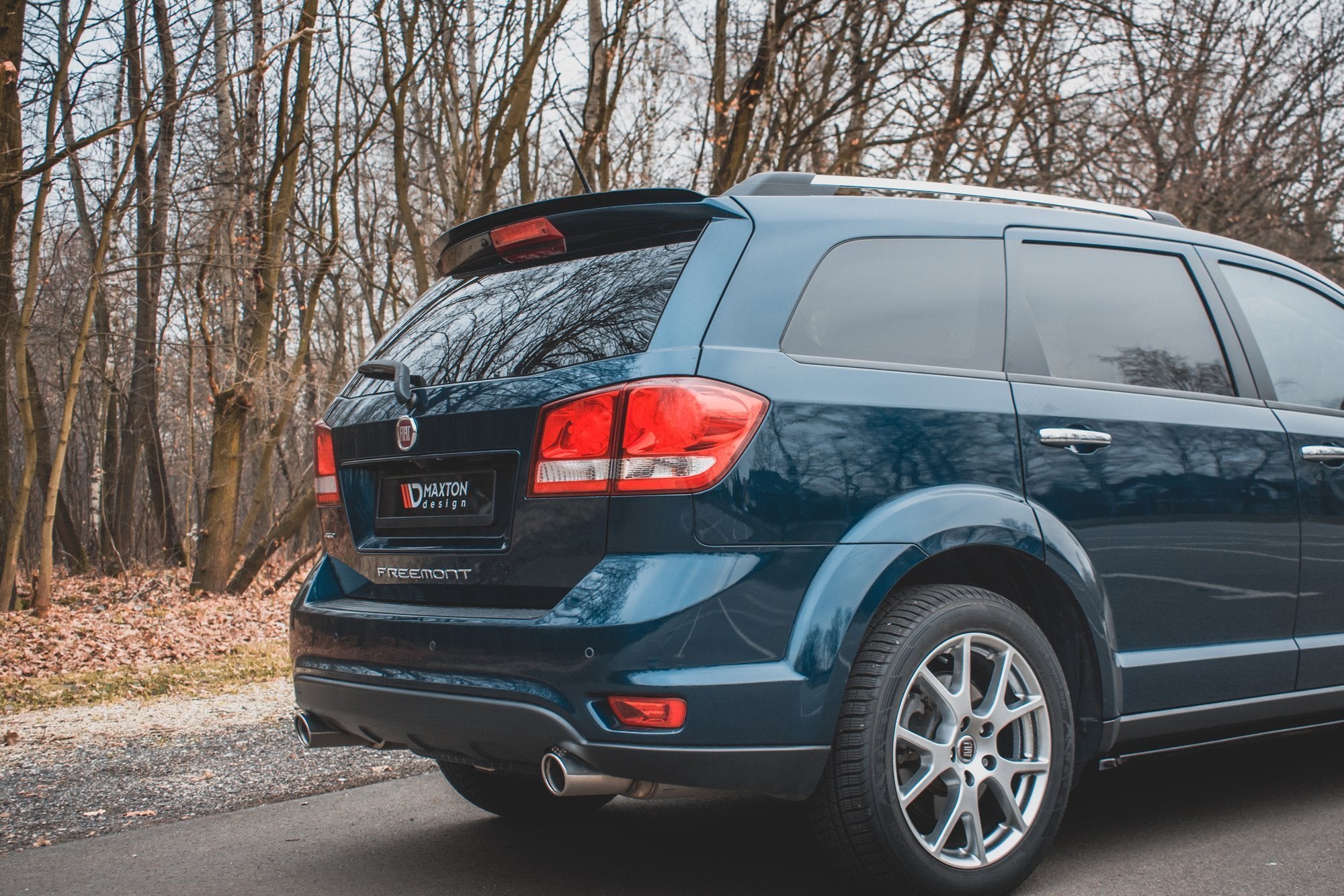 Spoiler-Cap-Fiat-Freemont---Gloss-Black