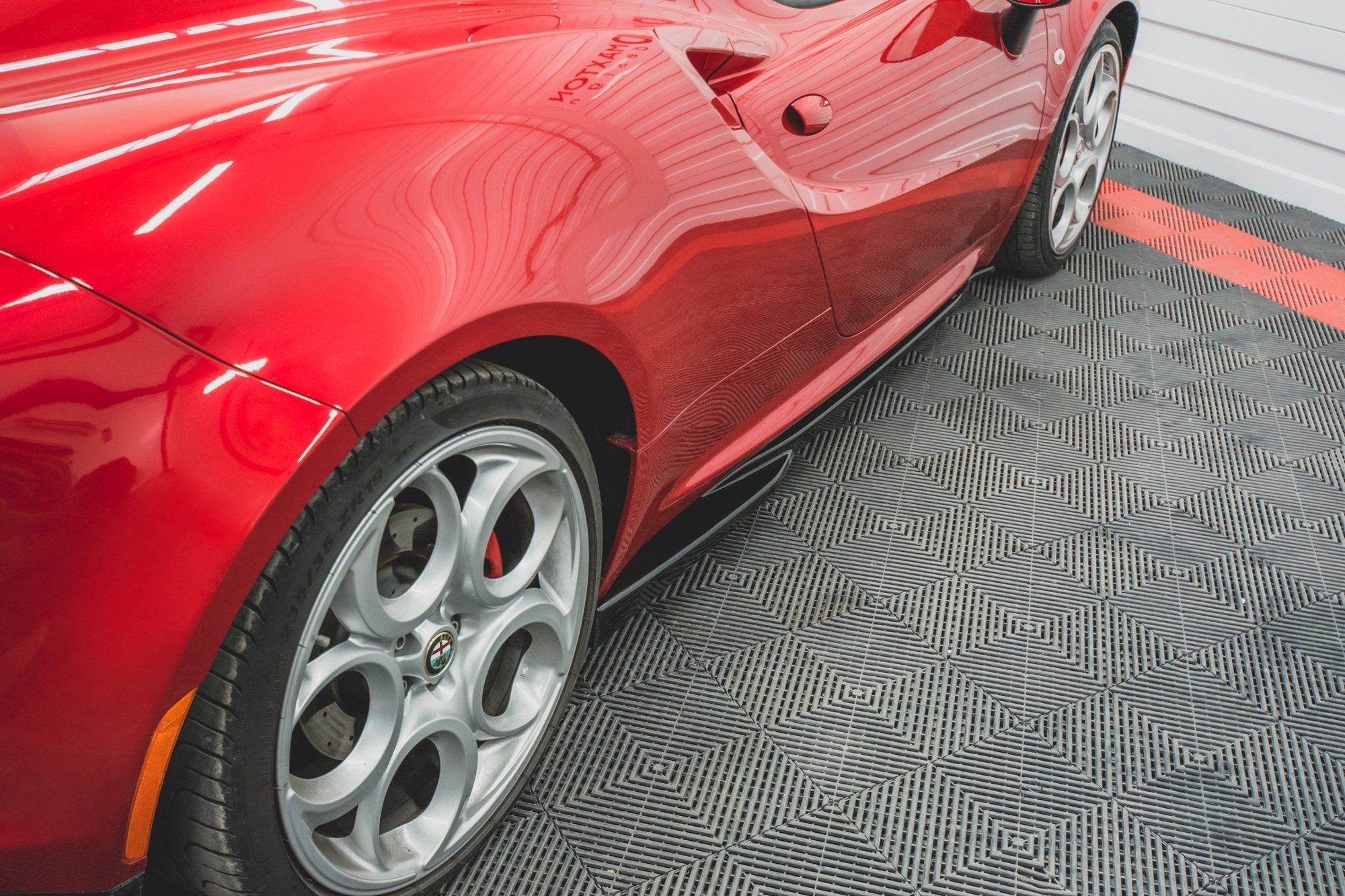 Side-Skirts-Diffusers-Alfa-Romeo-4C---Gloss-Black