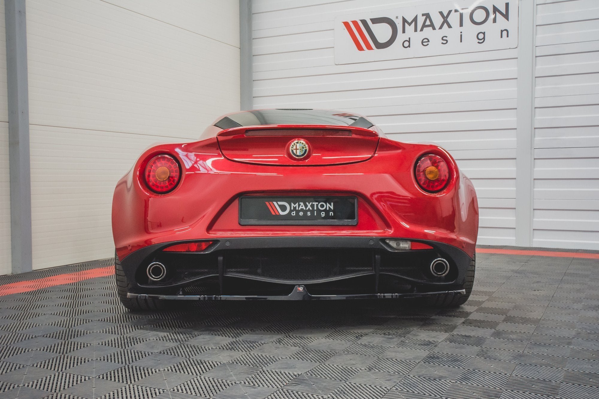 Central-Rear-Splitter-Alfa-Romeo-4C---Gloss-Black