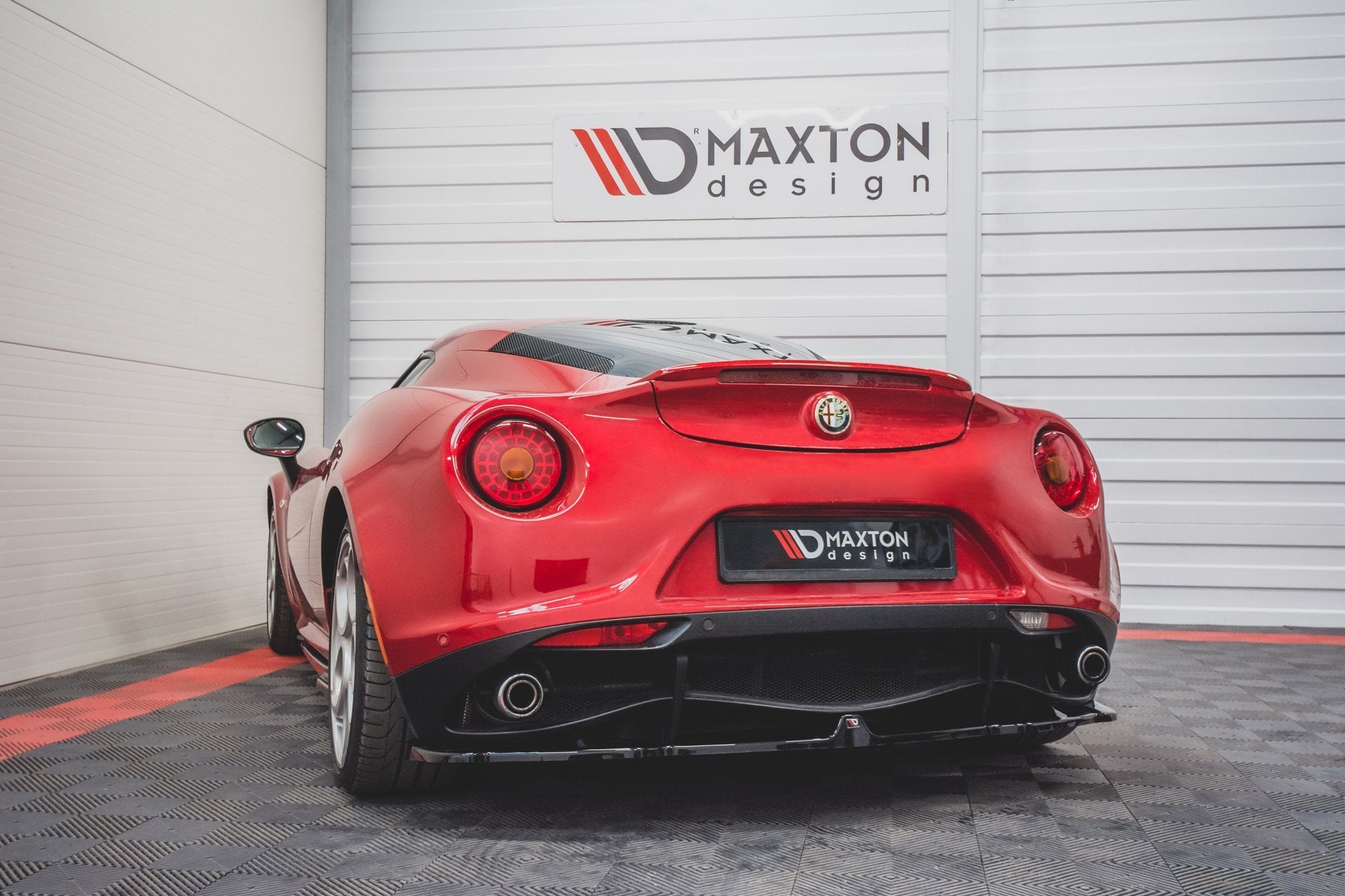 Central-Rear-Splitter-Alfa-Romeo-4C---Gloss-Black