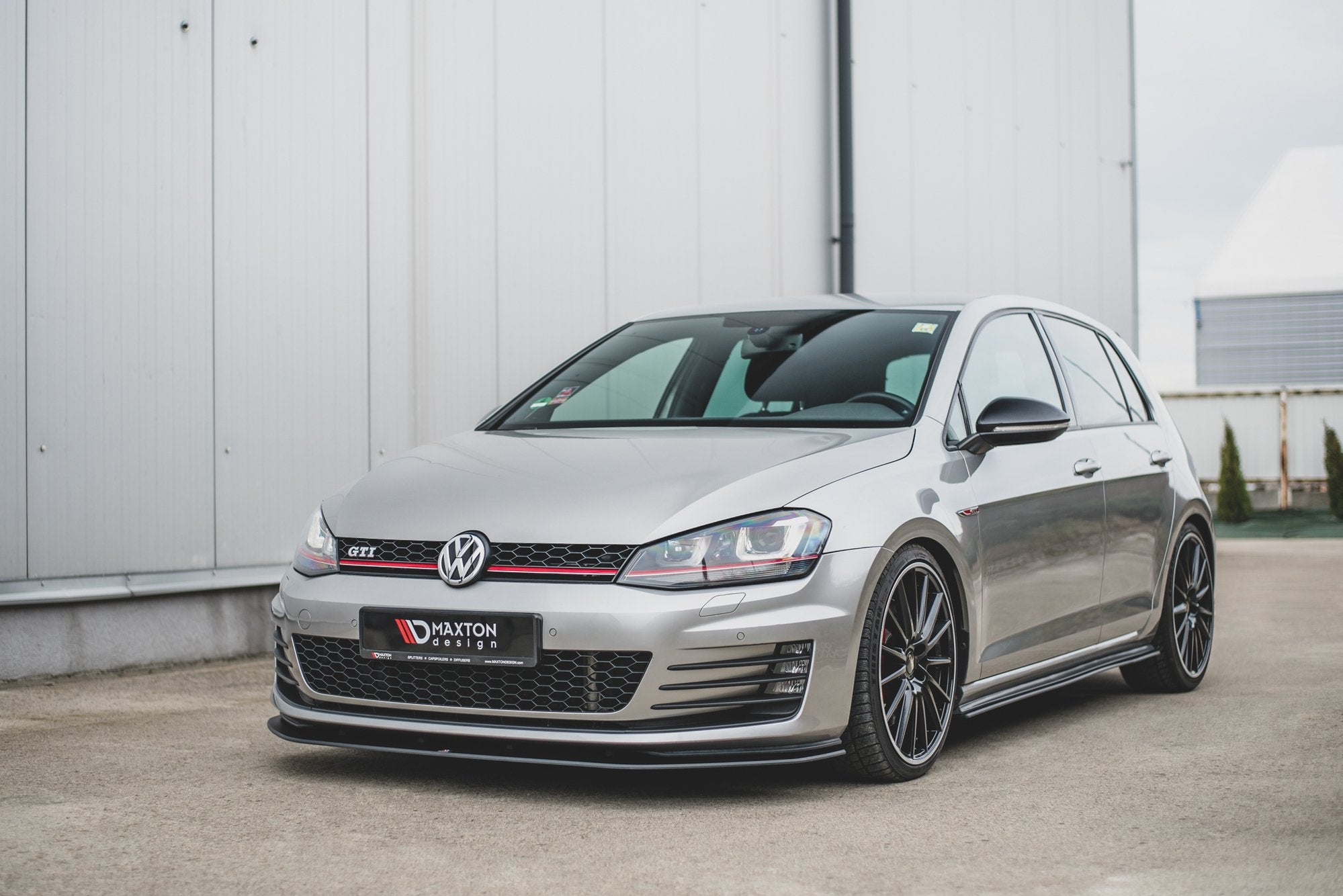 Racing-Durability-Front-Splitter-VW-Golf-7-GTi---Red-Line