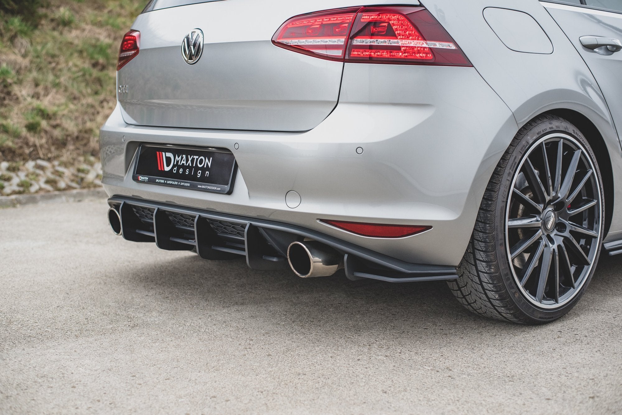 Racing-Durability-Rear-Diffuser-V.1-VW-Golf-7-GTi---Red-Line