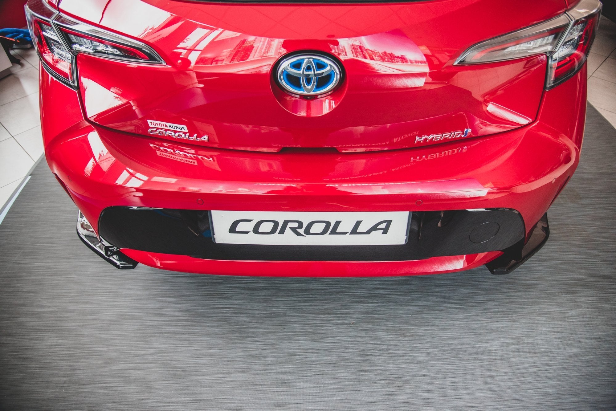 Rear-Side-Splitters-Toyota-Corolla-XII-Hatchback-GB