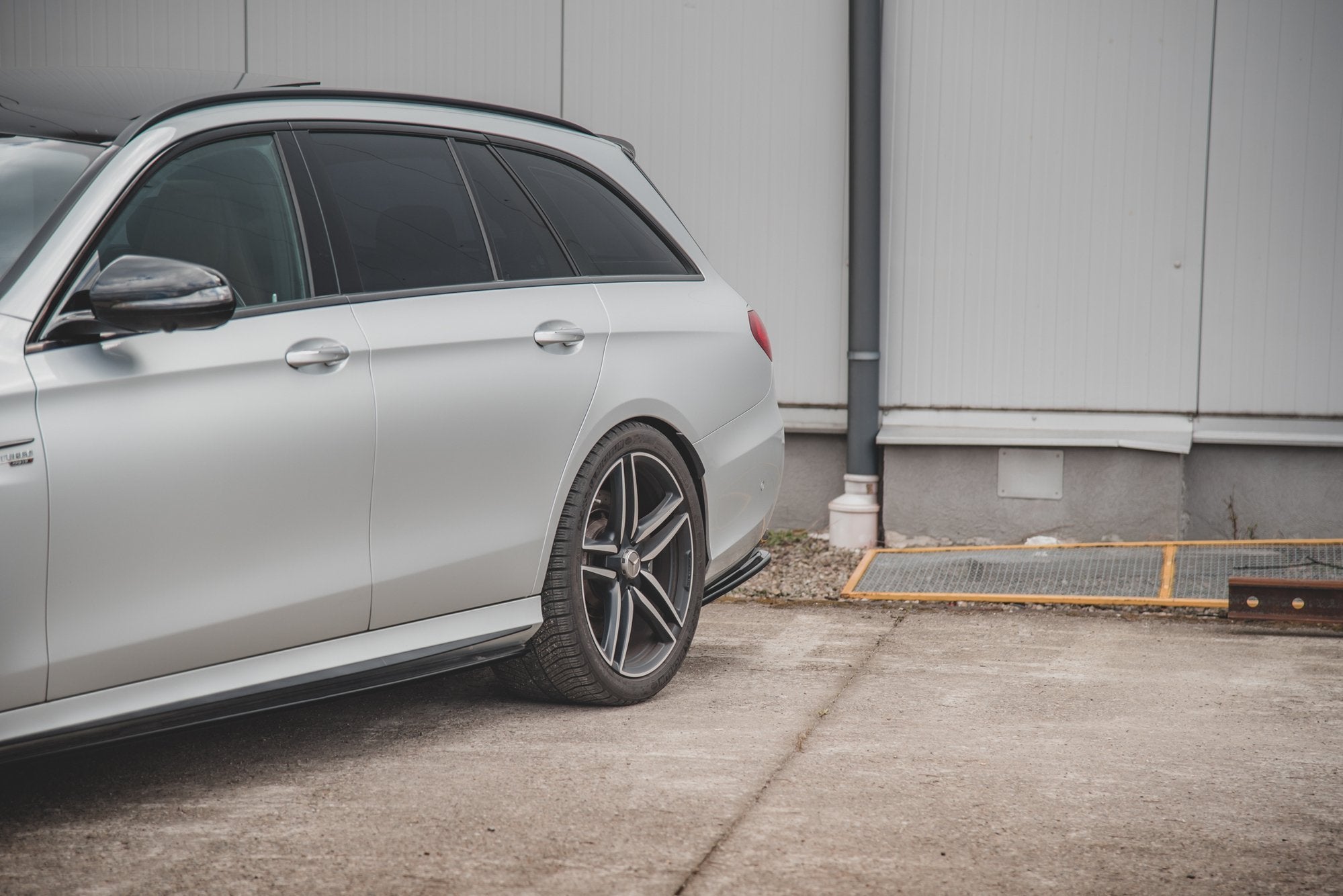 Rear-Side-Splitters-Mercedes-Benz-E63-AMG-Estate-S213-GB