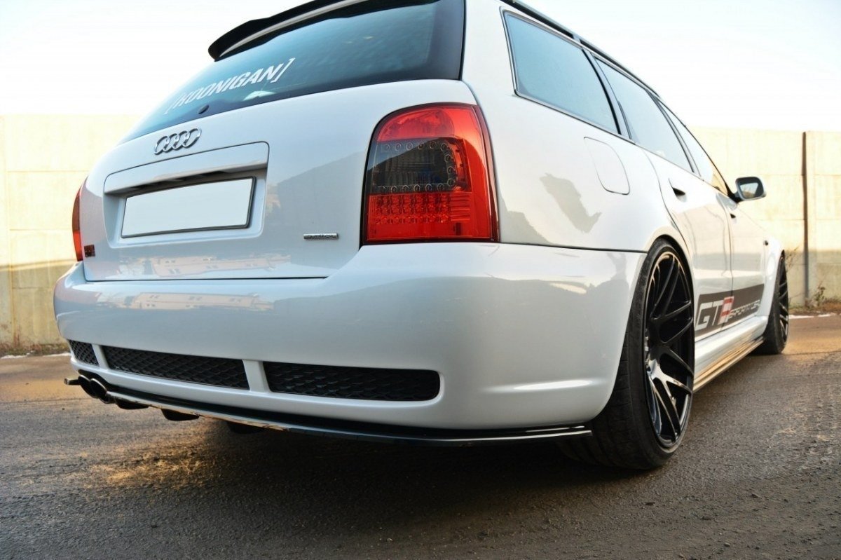 Rear-Splitter-Audi-RS4-B5-(With-A-Vertical-Bar)-GB
